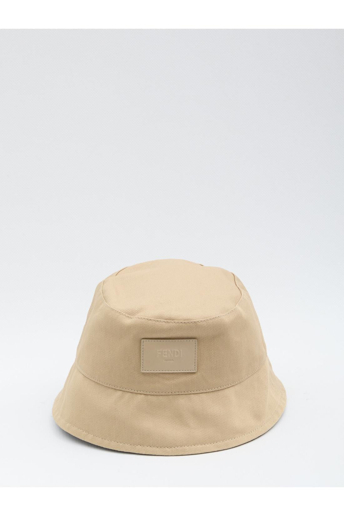 Fendi OUTLET Beige bucket hat im SALE ARCHIVIST