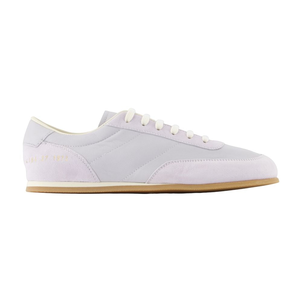 Minimal Sneakers – COMMON PROJECTS – Leder – Violett