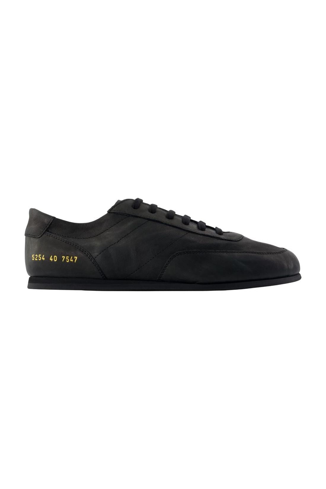 Minimal Sneakers – COMMON PROJECTS – Leder – Schwarz