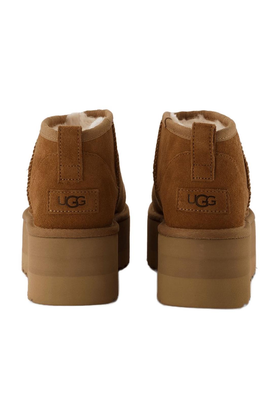 Classic Maxi Mini Femme made of shearling in brown