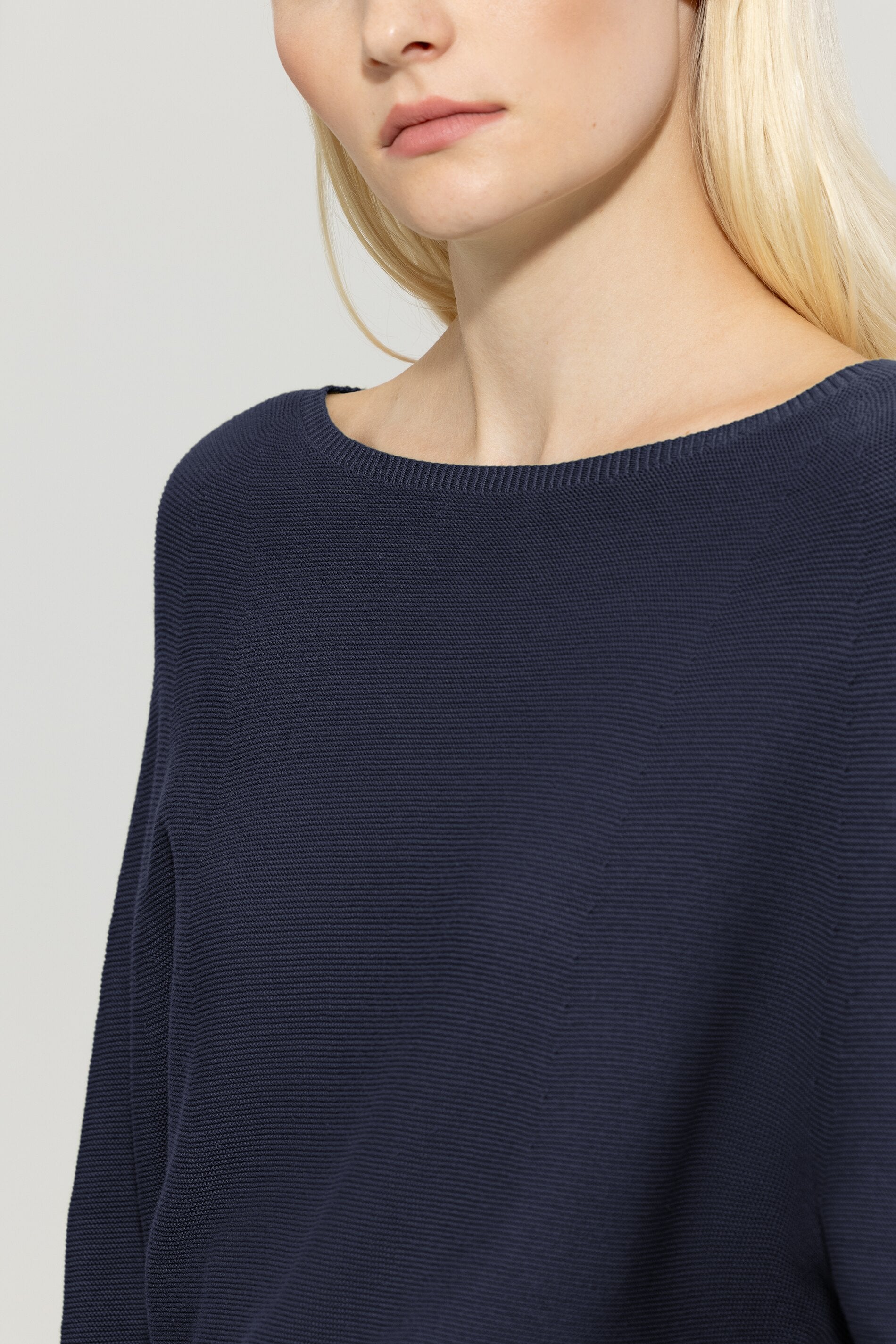 Pullover in Links-Struktur