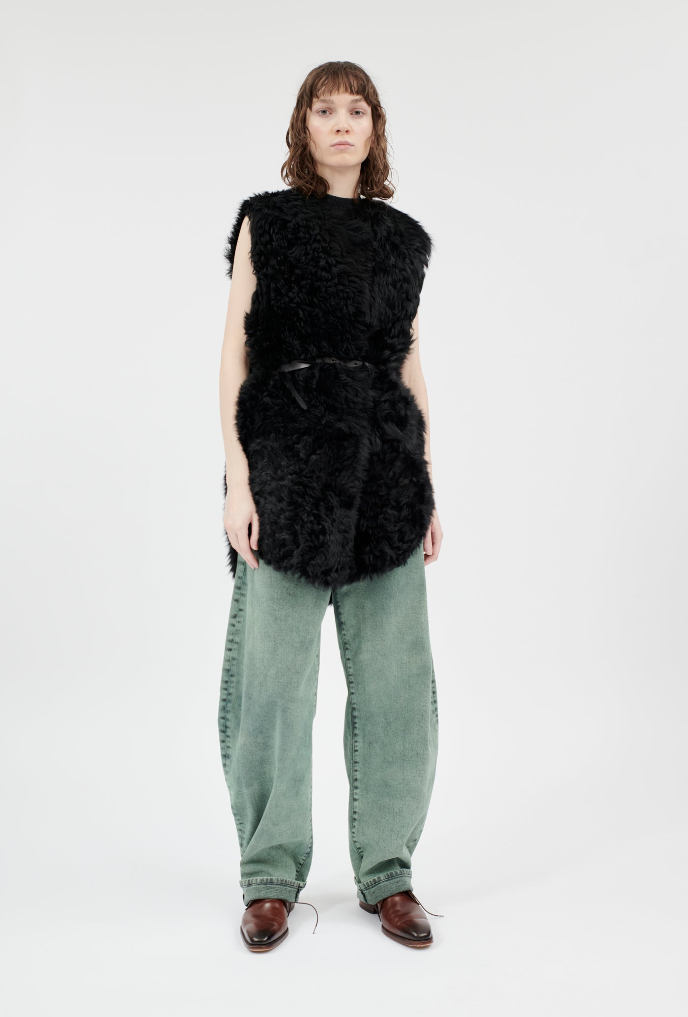 Tigrado Sheep Fell Weste, Jet Black-Jacken & Mäntel-Odeeh-OUTLET-ARCHIVIST-ARCHIVE-SALE