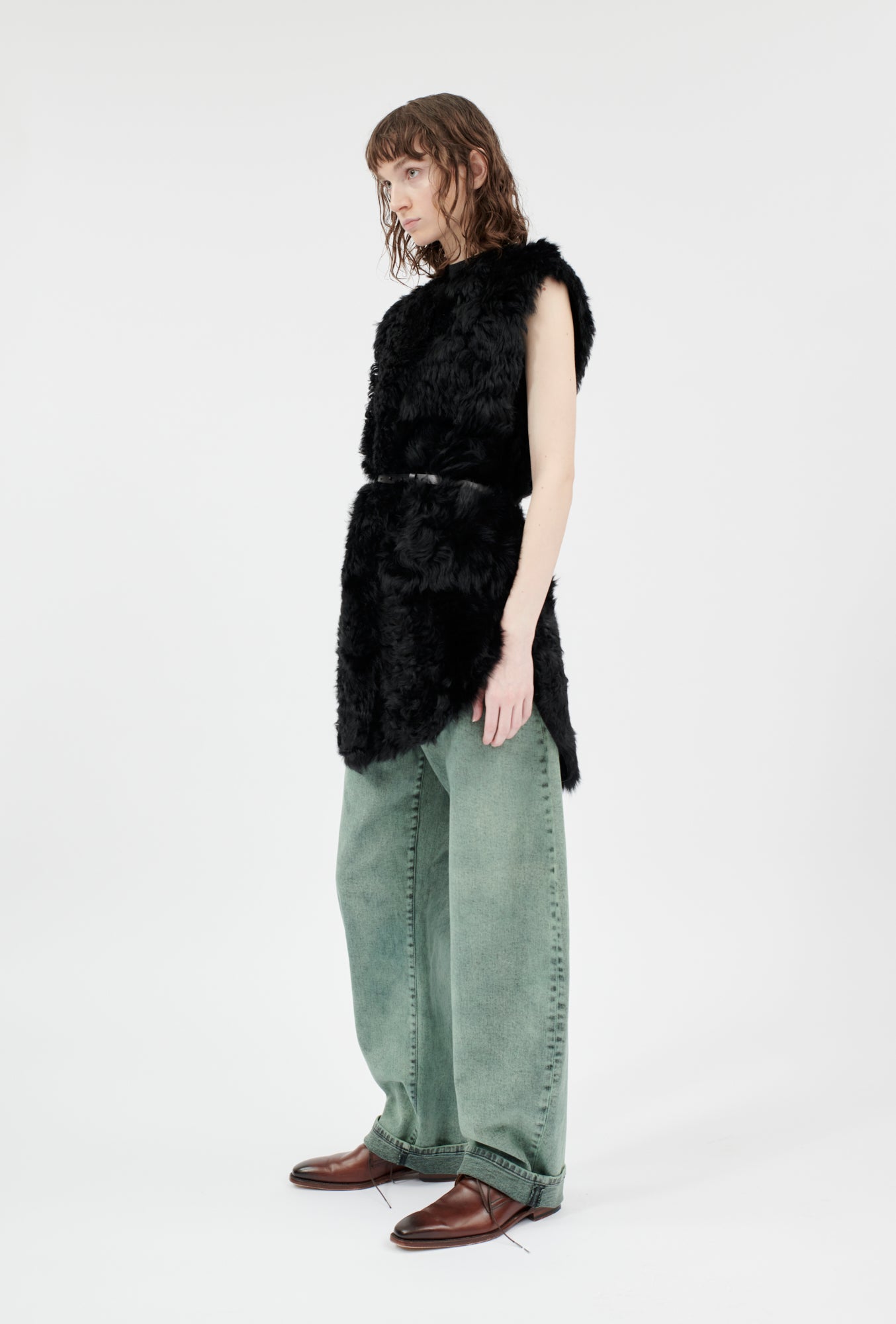 Tigrado Sheep Fell Weste, Jet Black-Jacken & Mäntel-Odeeh-OUTLET-ARCHIVIST-ARCHIVE-SALE