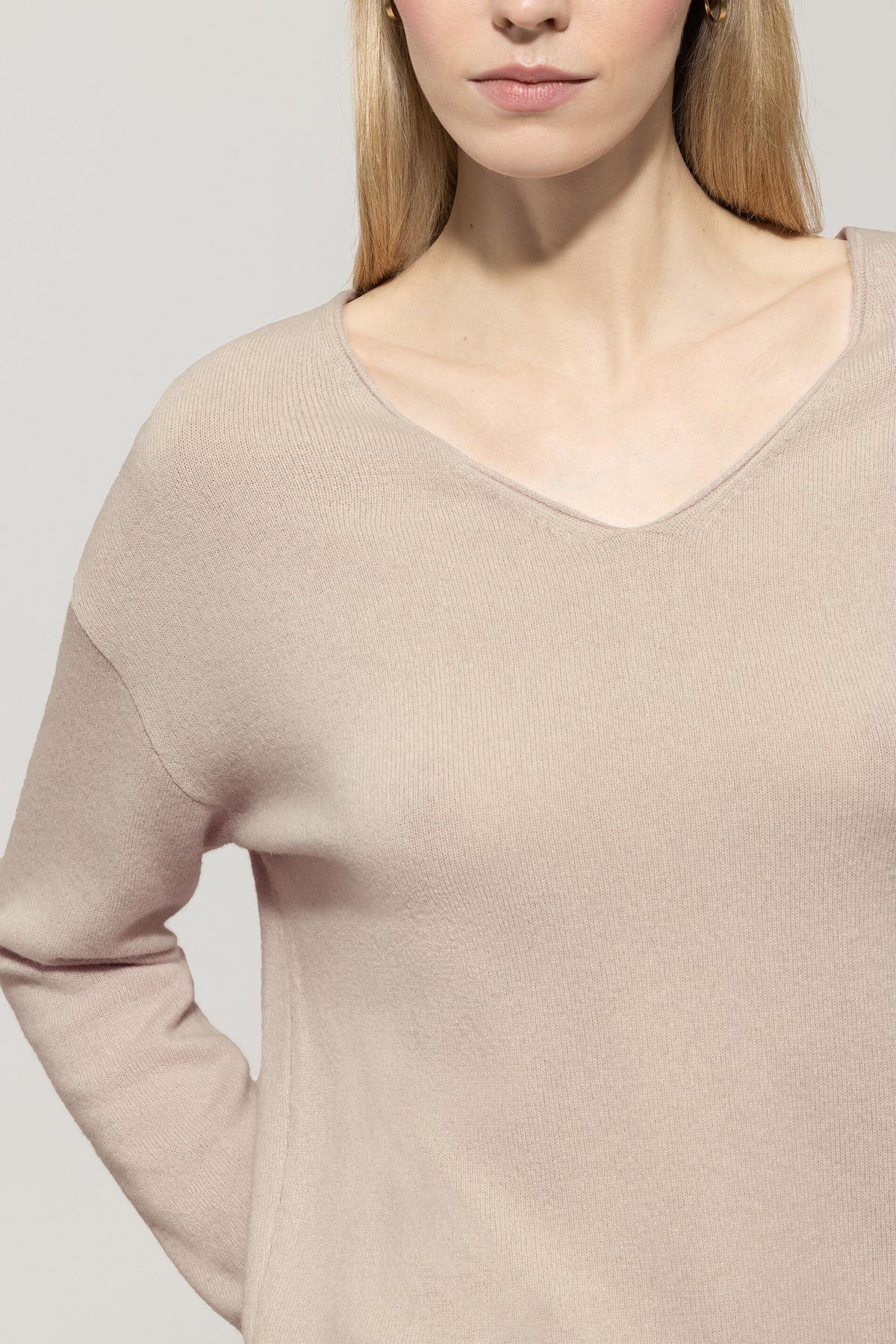 V-Pullover aus Kaschmir-Mix