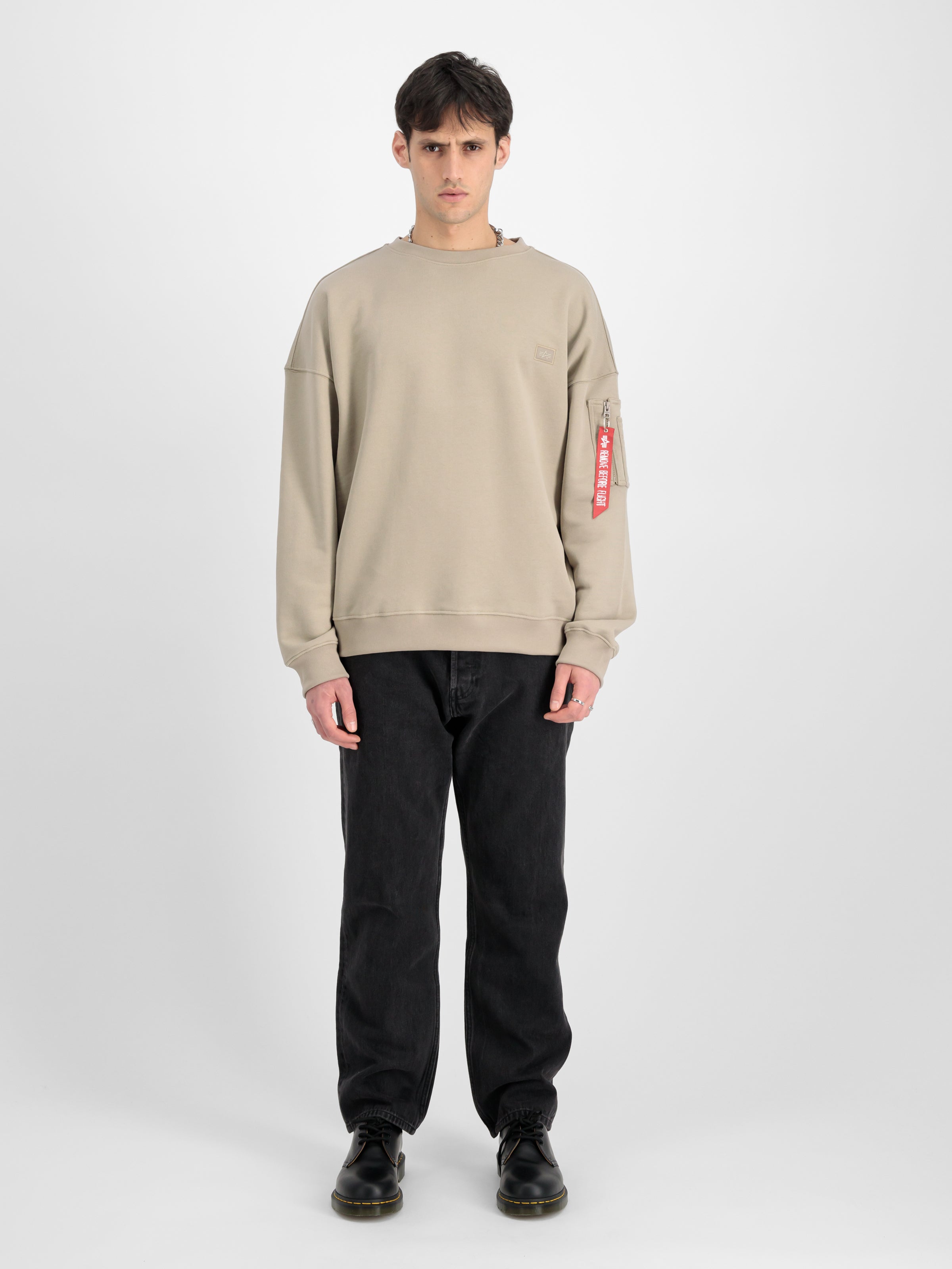 Alpha Essentials Rubber Logo Sweatshirt-Strick & Pullover-Alpha Industries-OUTLET-ARCHIVIST-ARCHIVE-SALE