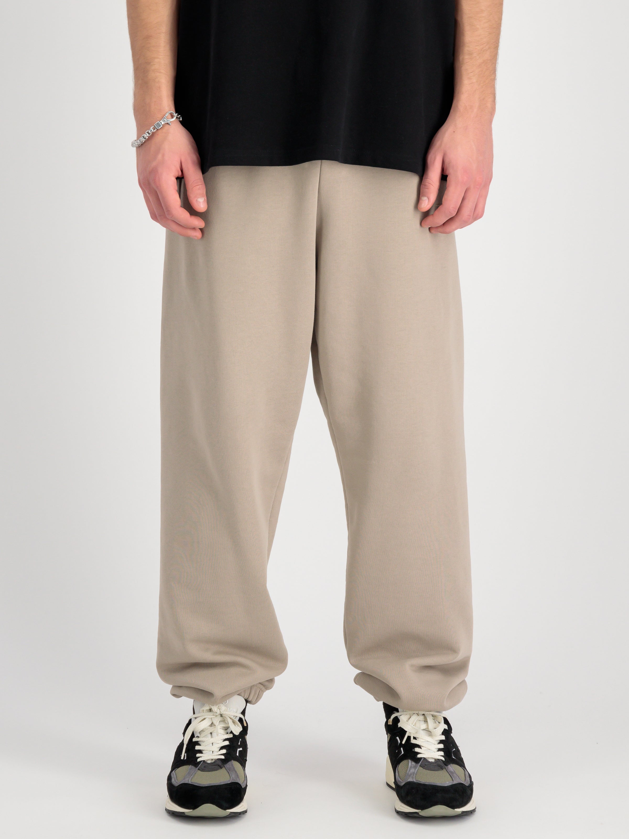 Alpha Essentials Rubber Logo Jogger-Hosen-Alpha Industries-OUTLET-ARCHIVIST-ARCHIVE-SALE