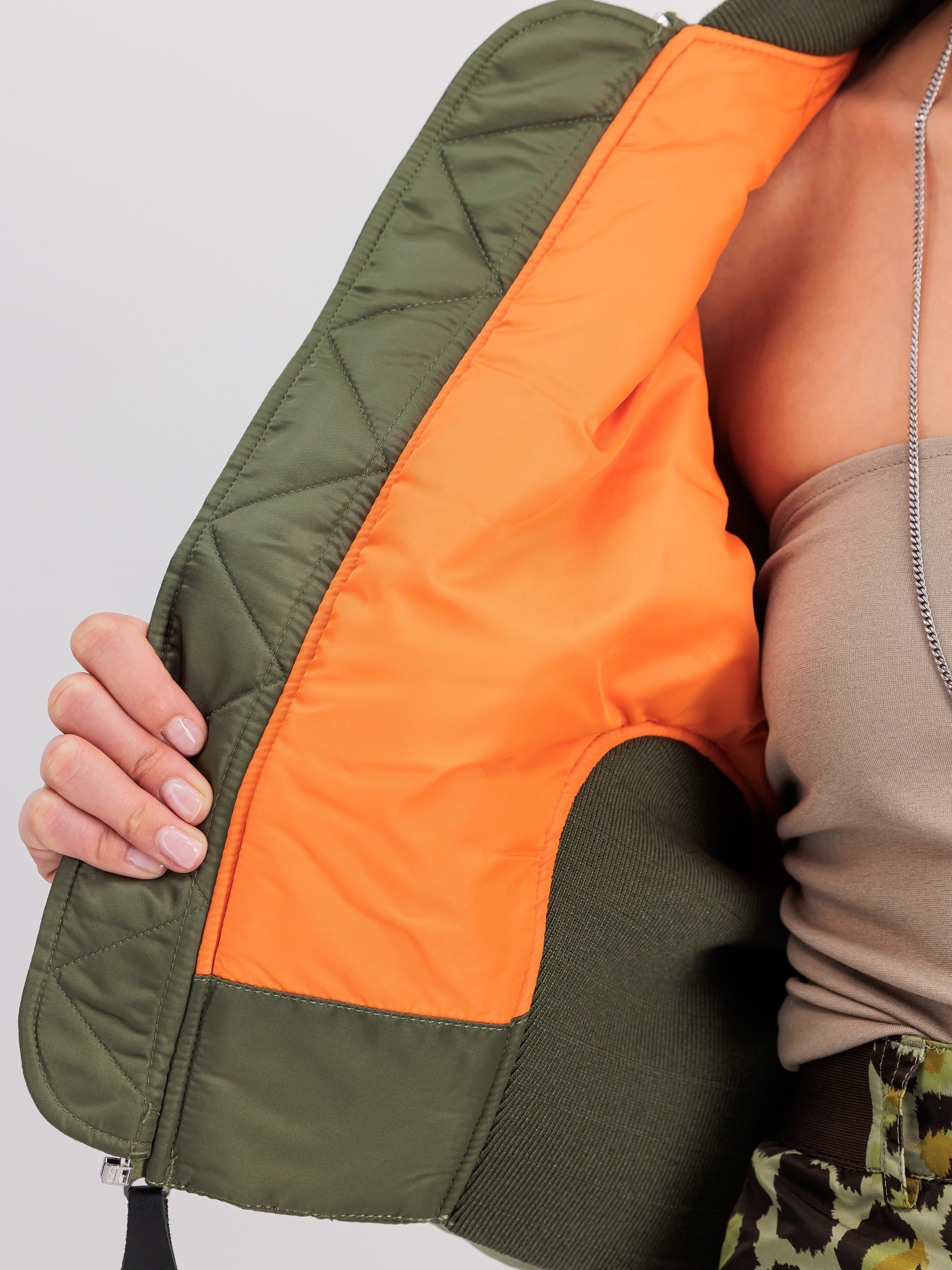 Waisted MA-1 Bomber Jacket Women-Jacken & Mäntel-Alpha Industries-OUTLET-ARCHIVIST-ARCHIVE-SALE