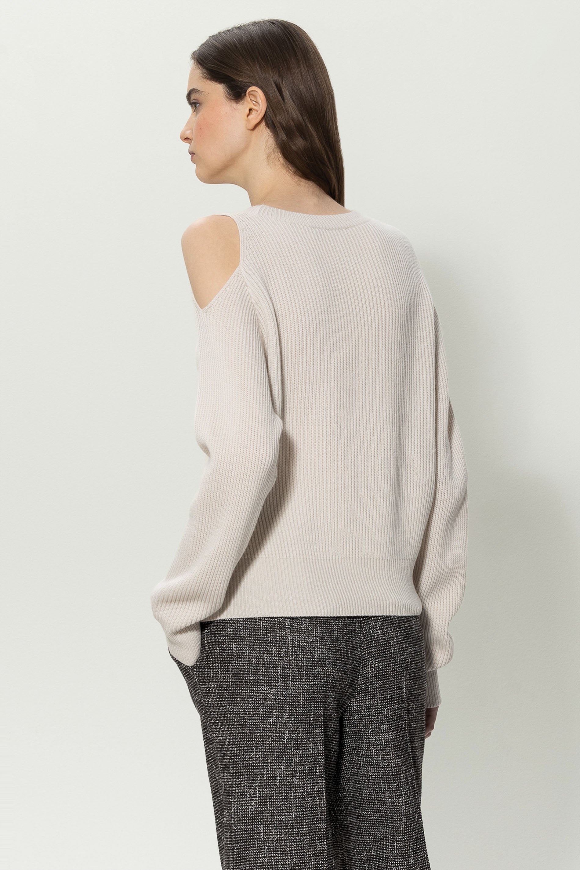 Cut-out-Pullover aus Woll-Mix