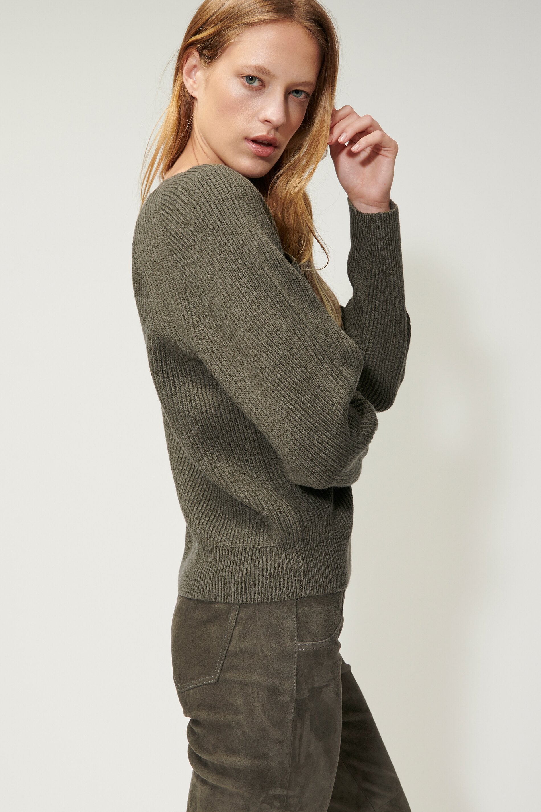 Cut-Out-Pullover