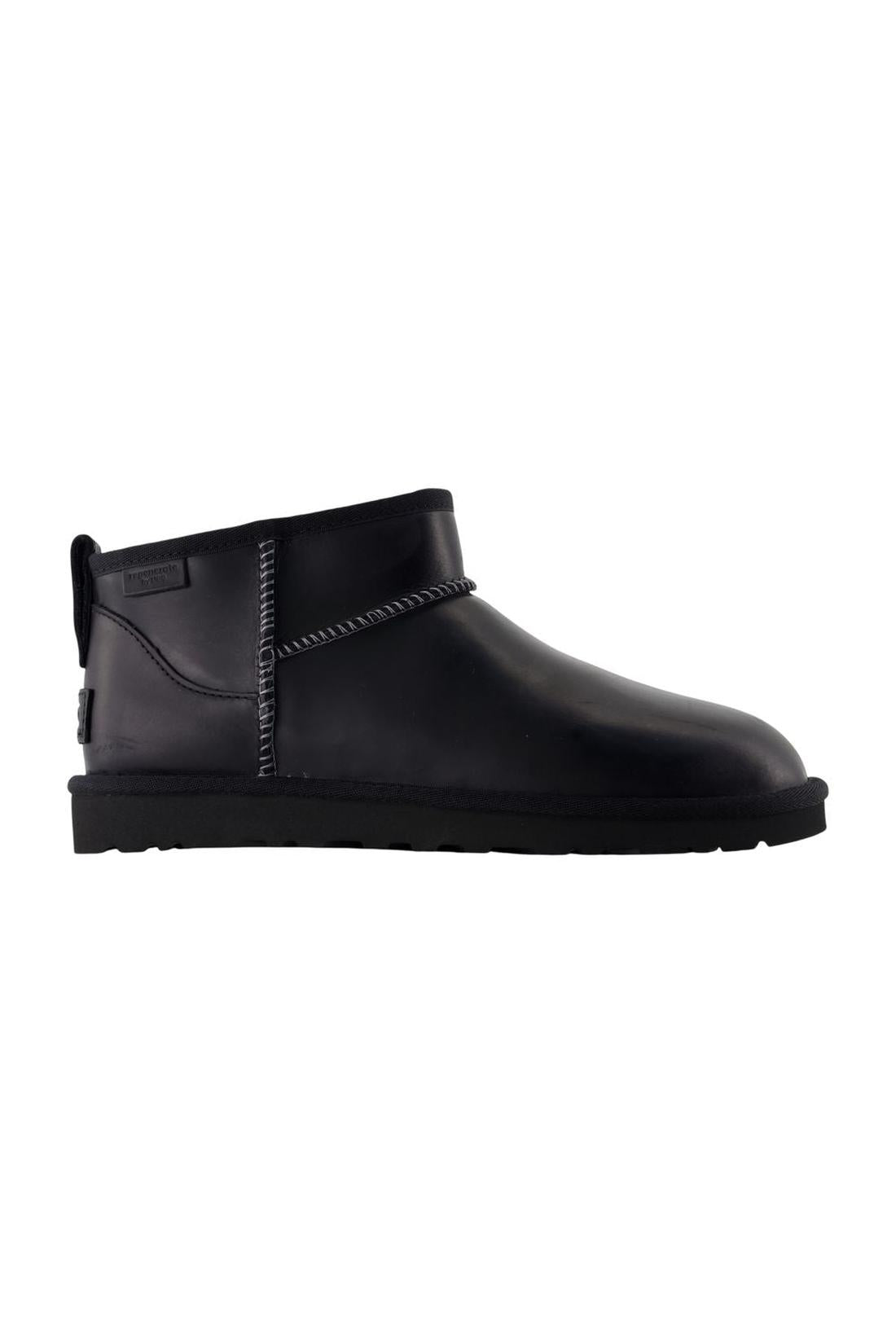 Ugg-Stiefeletten Classic Ultra Mini Lthr Regen - UGG - Leder - Schwarz-Stiefel & Stiefeletten-Black-Deal-Outlet-by-ARCHIVIST