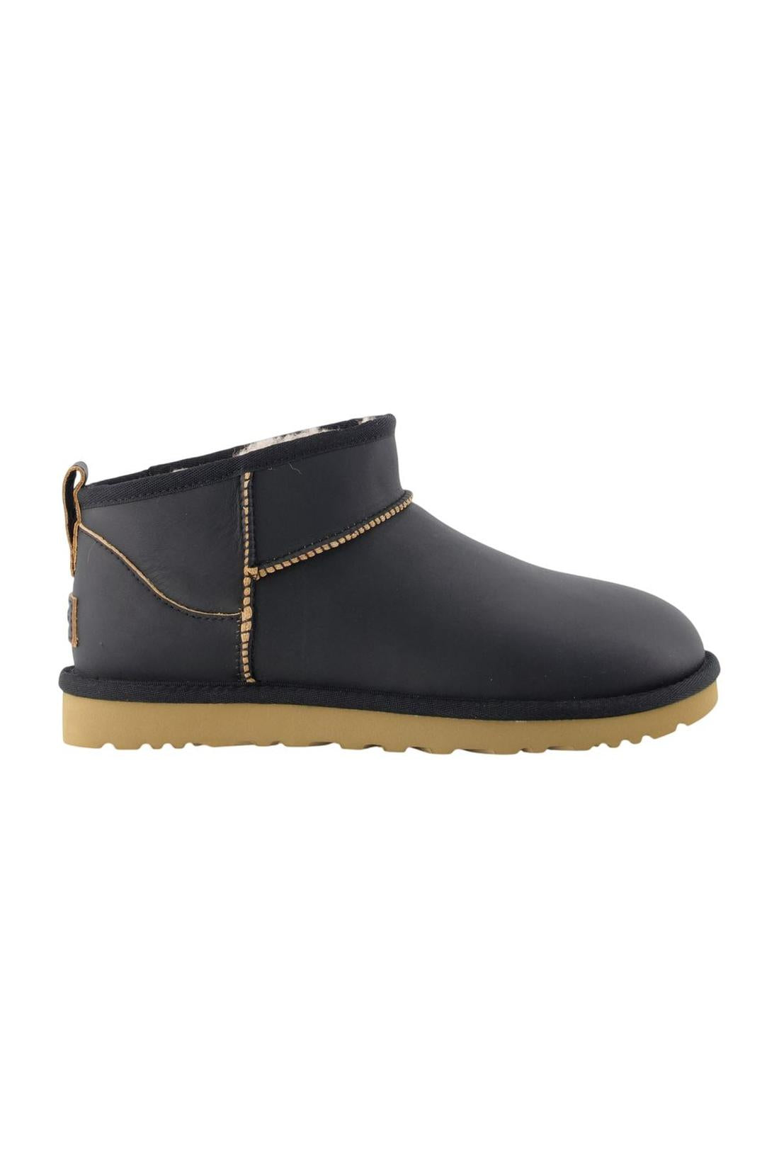 Stiefel M Classic Ultra Mini Contrast – UGG – Leder – Schwarz