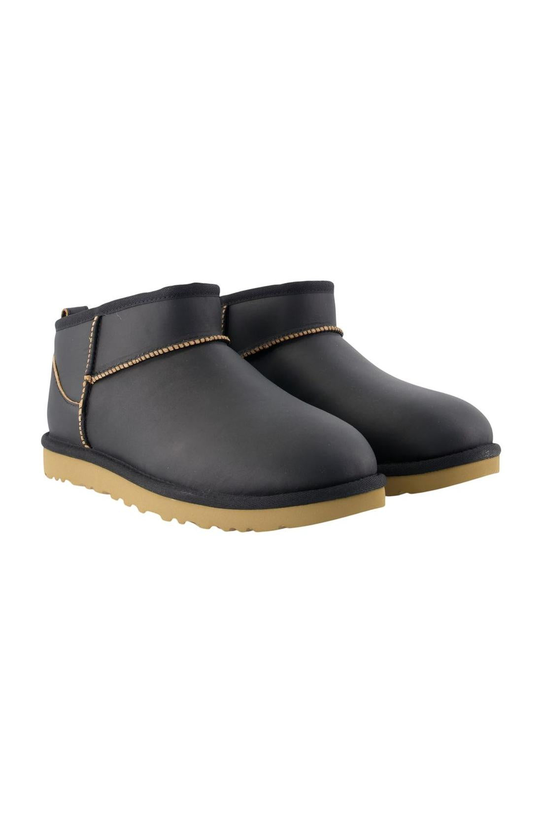 Stiefel M Classic Ultra Mini Contrast – UGG – Leder – Schwarz