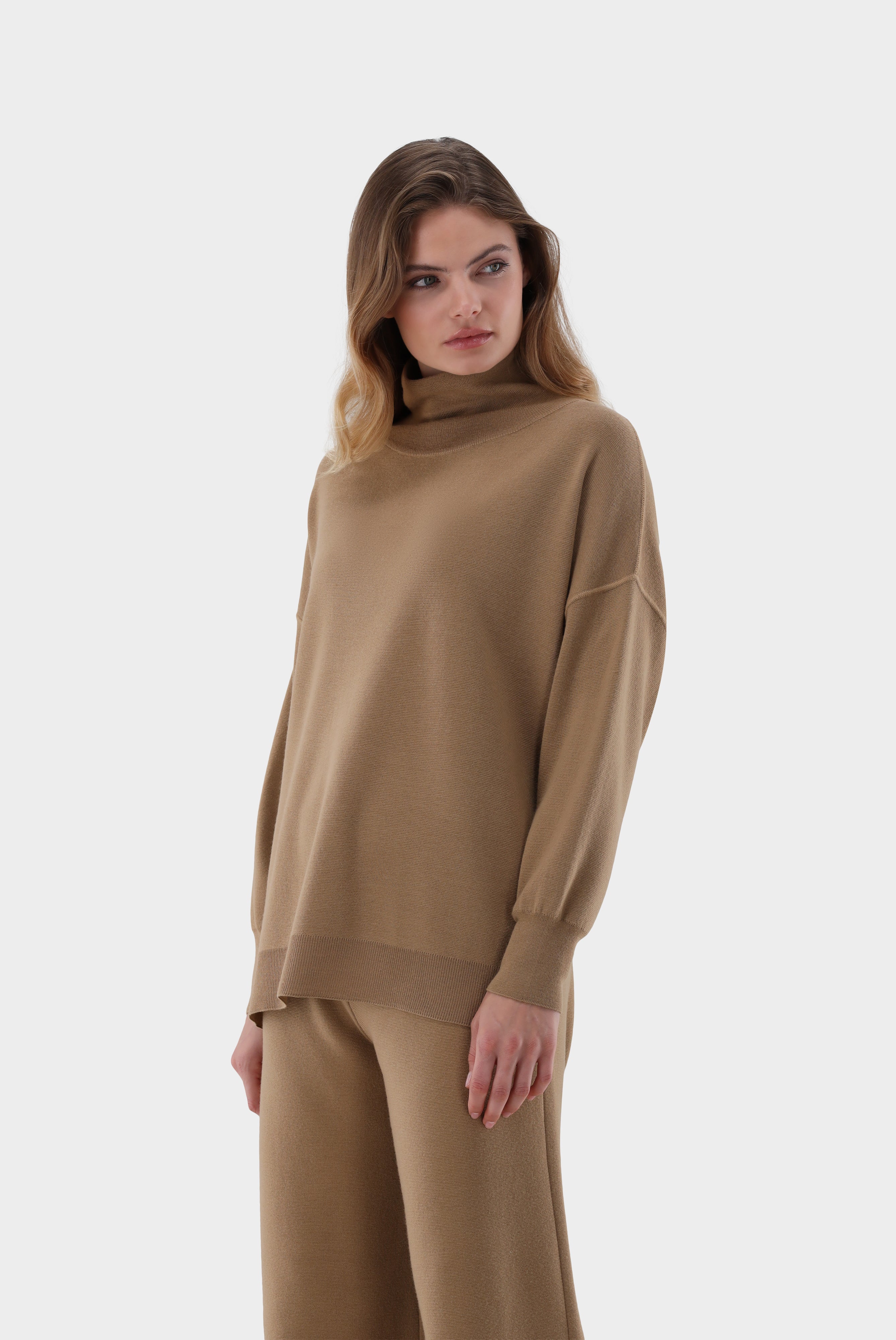 Oversized Rollkragenpullover aus Merinowolle