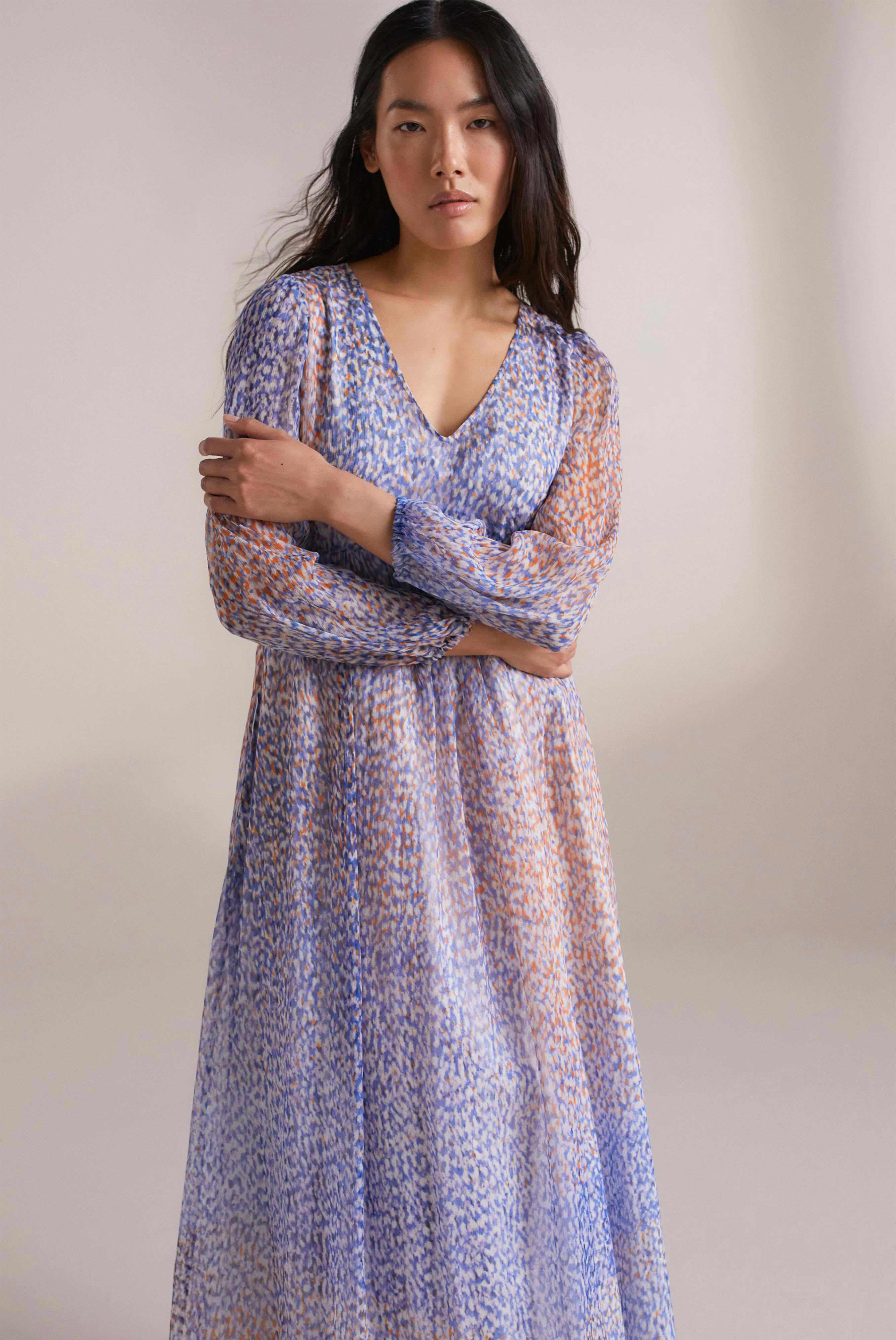 Elegant silk maxi dress in crepe de chine with a blue/orange print pattern