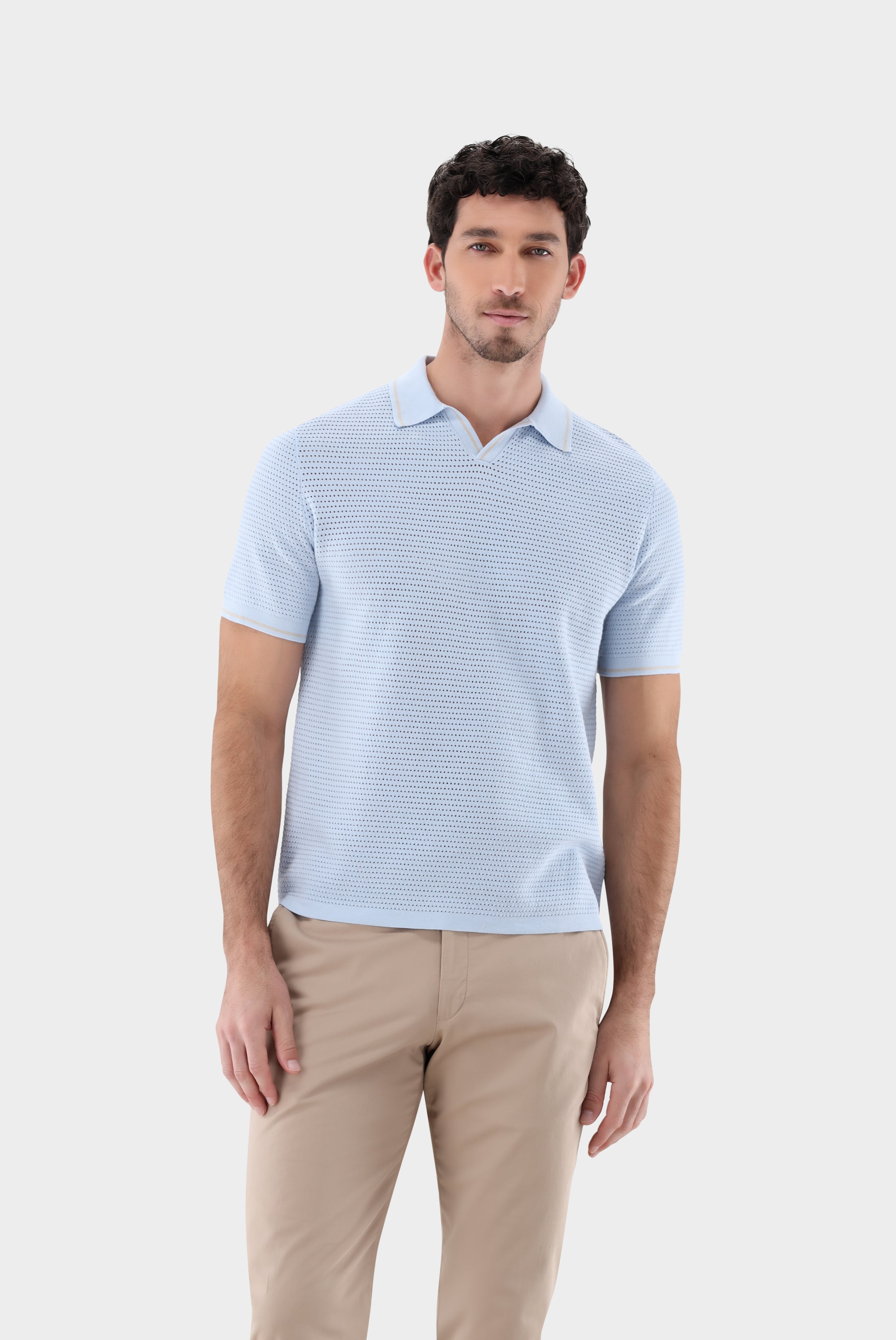 V-Neck Polo mit Retro Strukturund Kontrastkragen