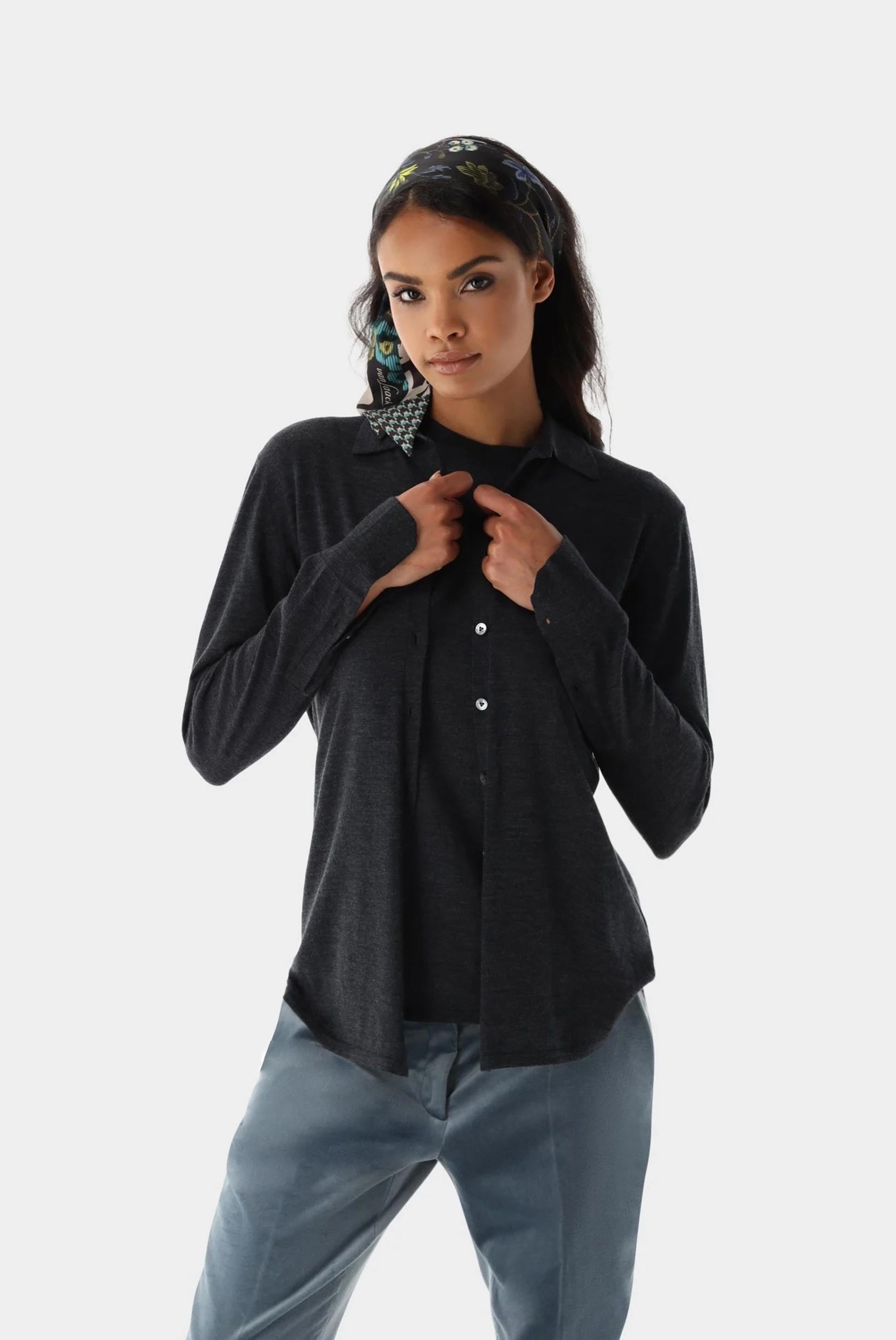 Knitted blouse made from ultra-fine merino wool