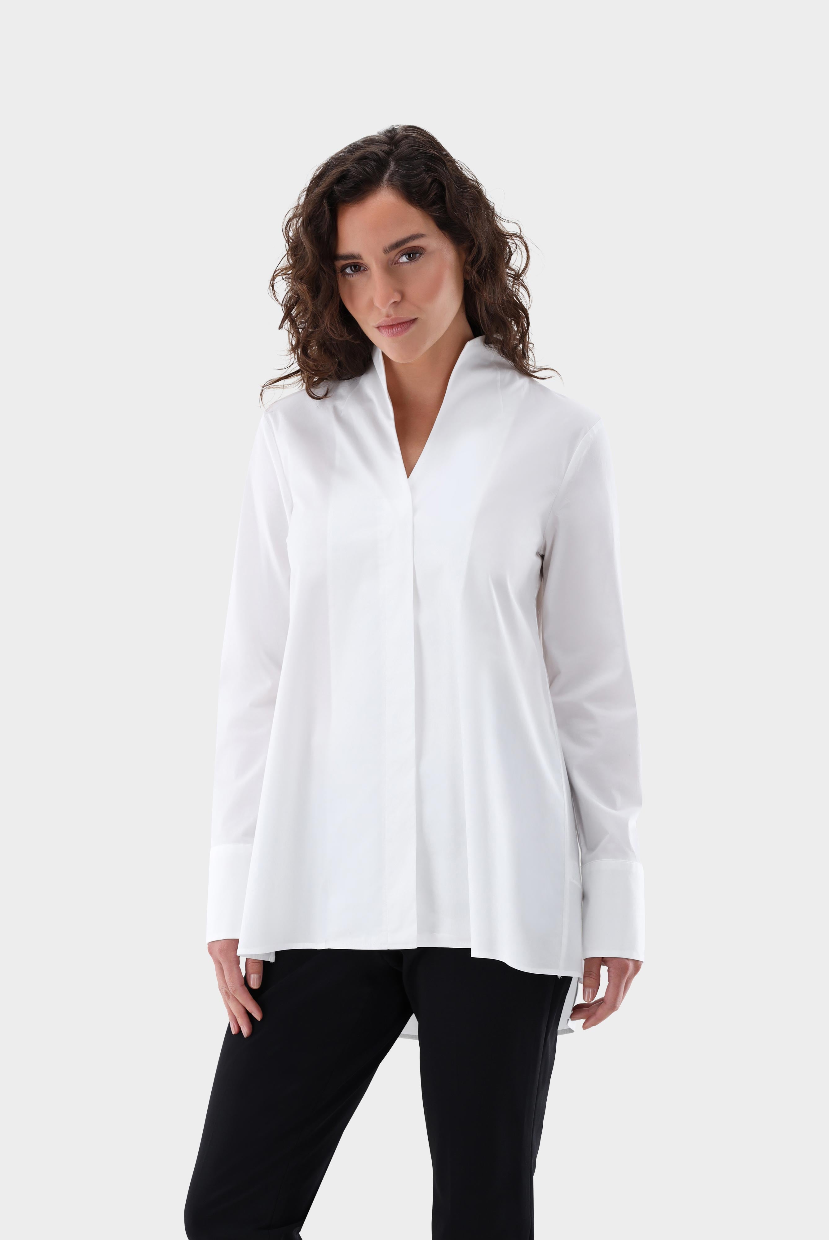 Taillierte Kelchkragenbluse mit Stretch