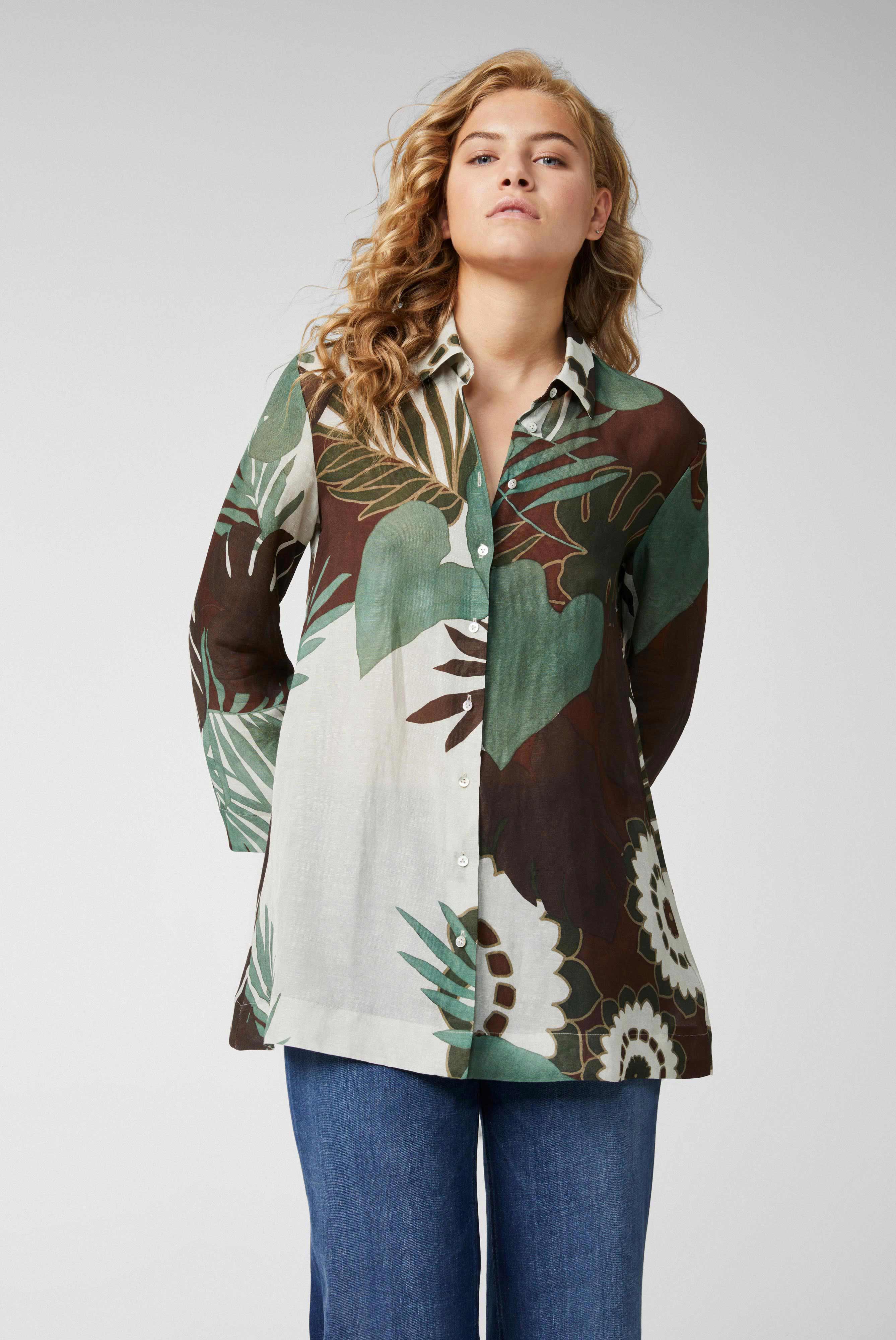 Shirt blouse with tropical print