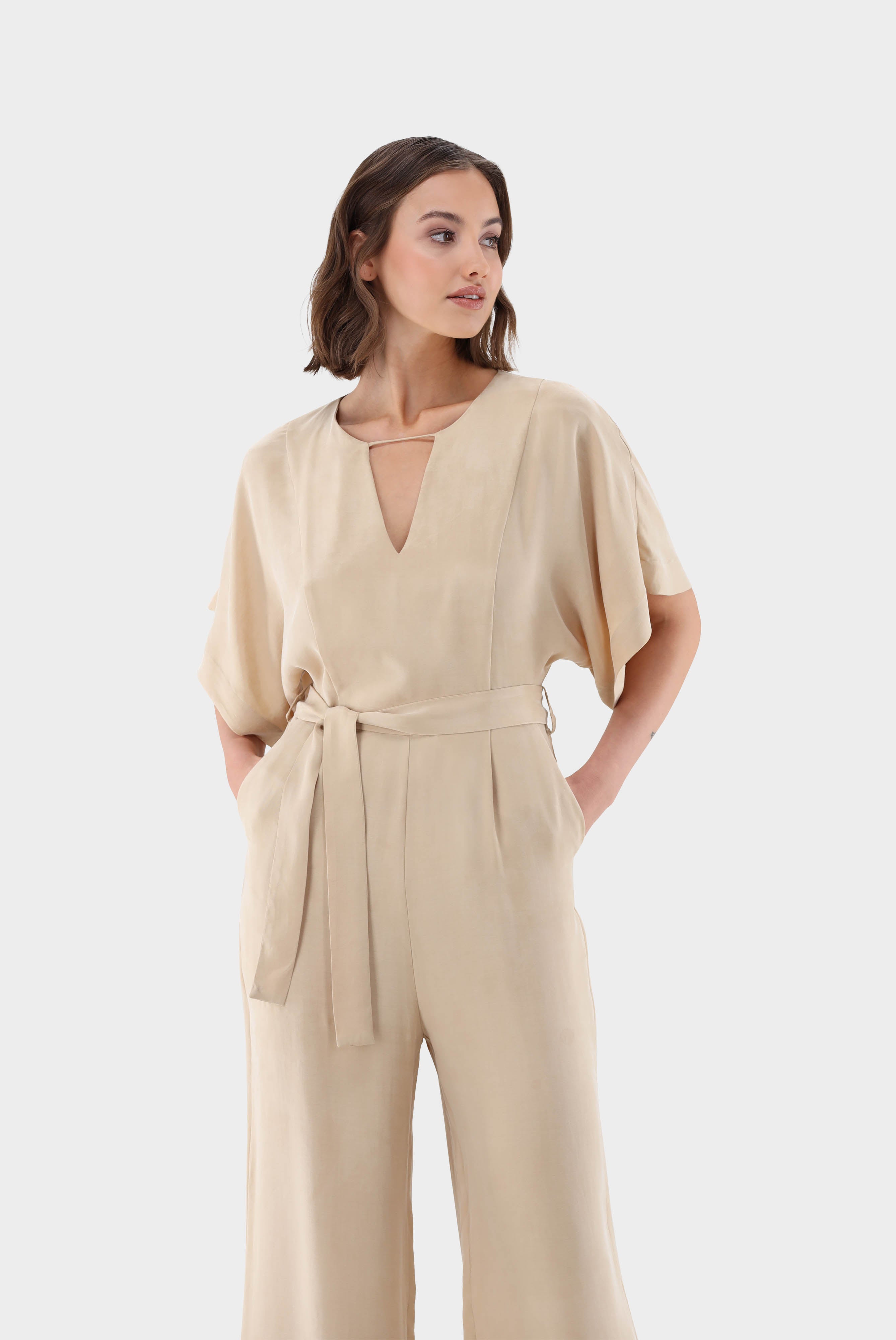 Jumpsuit mit weiten Ärmeln