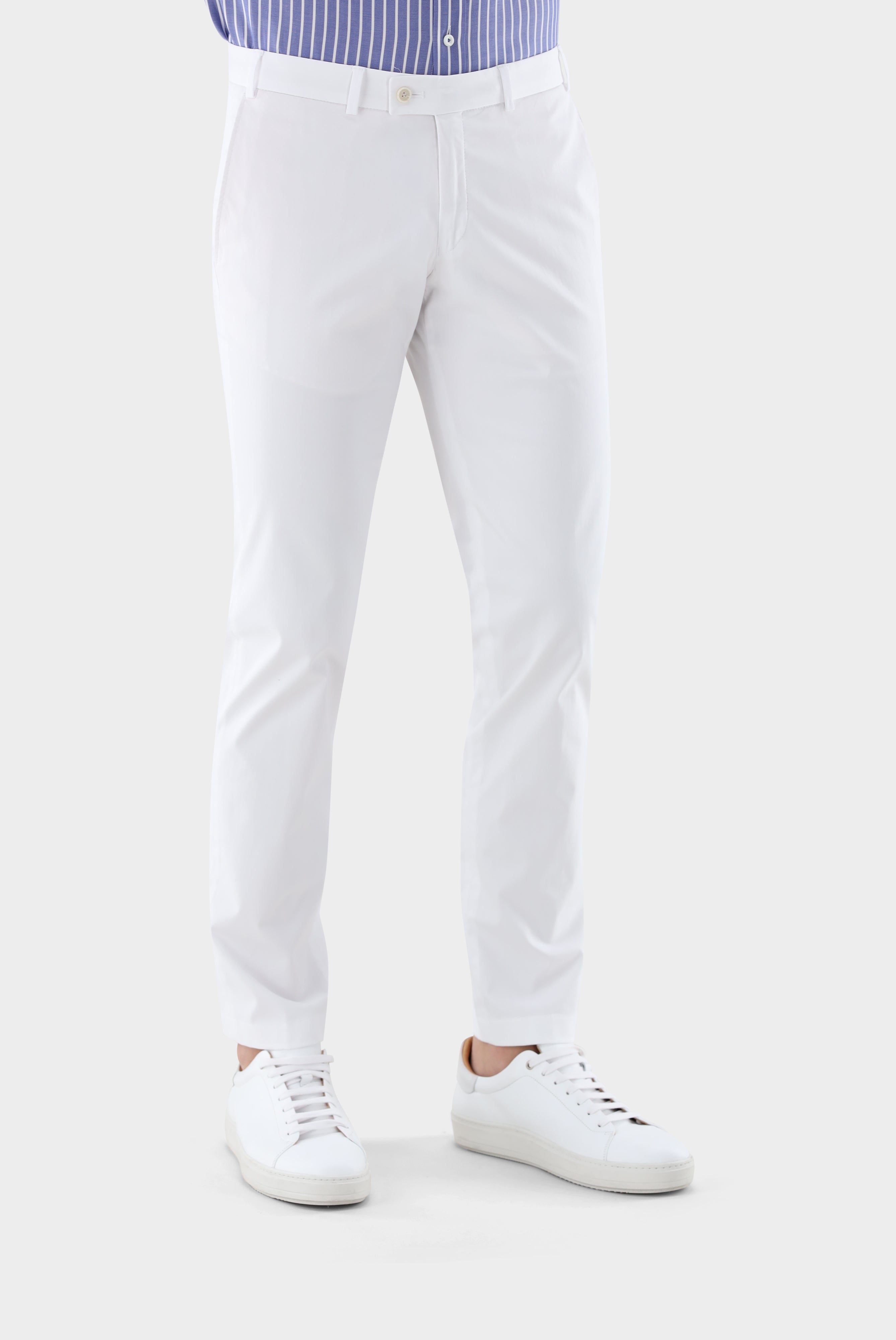 Taillierte Chino aus Baumwolle mit Stretch