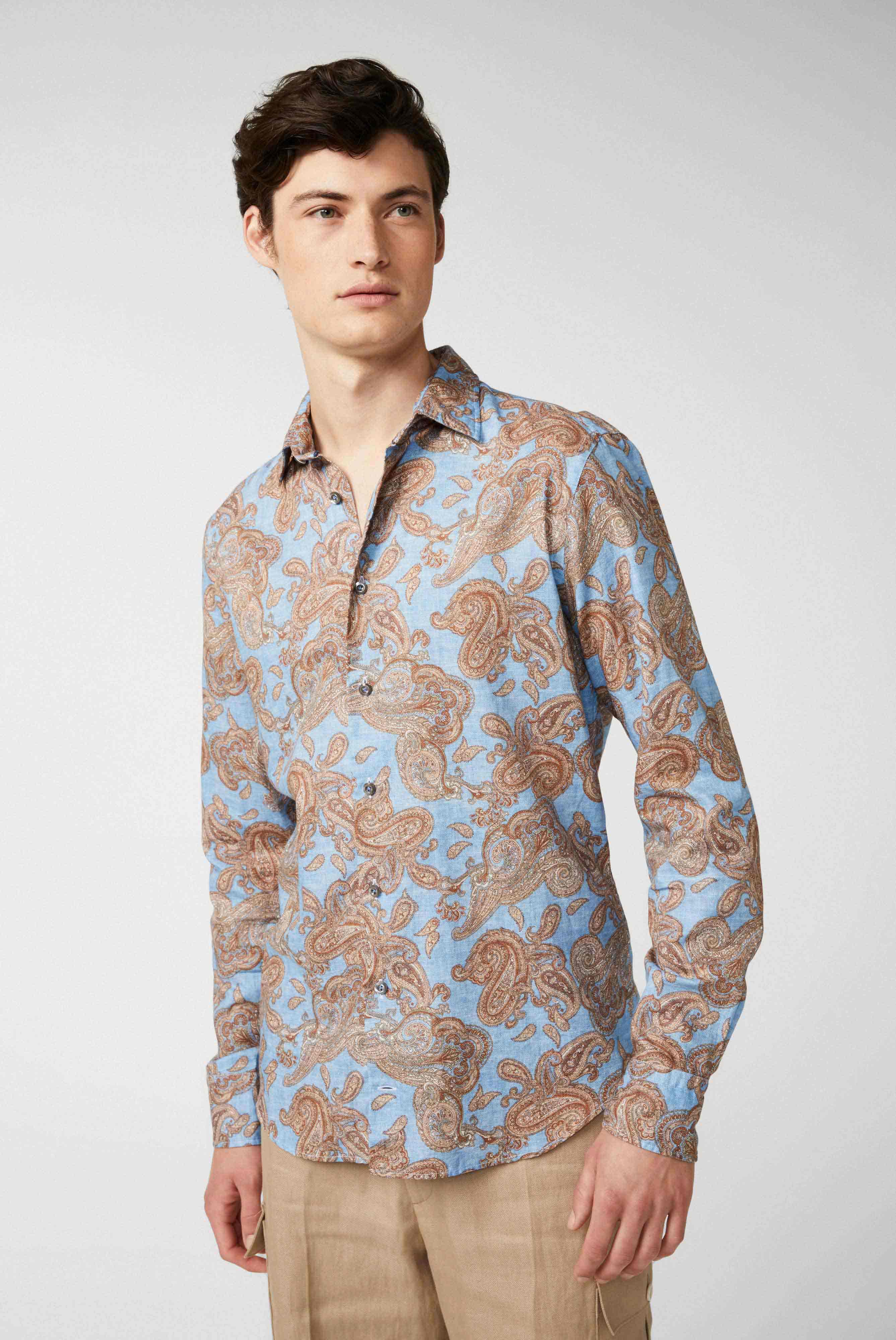 Structured cotton shirt with vintage paisley print and piping details