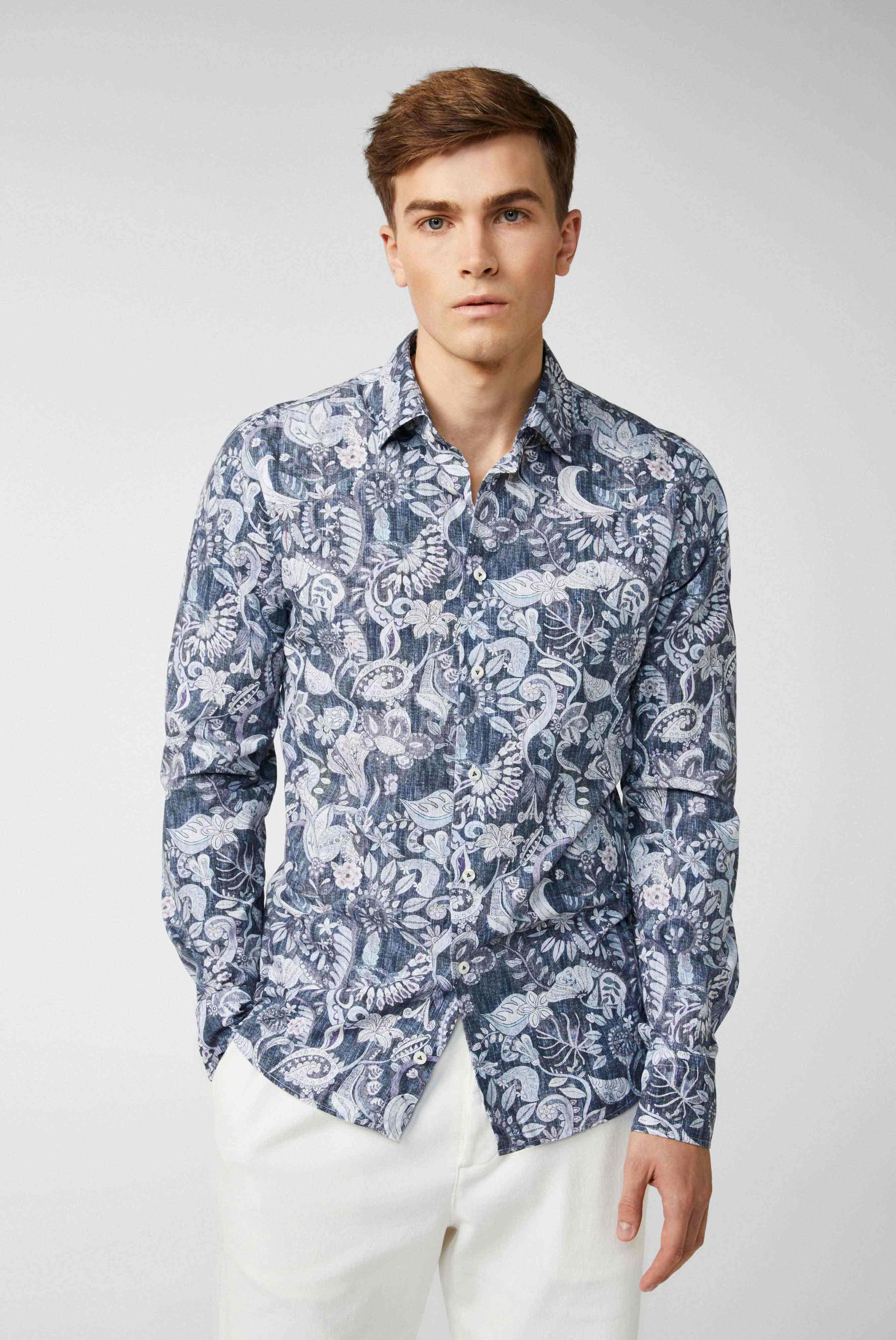 Poplin shirt with paisley print in denim look