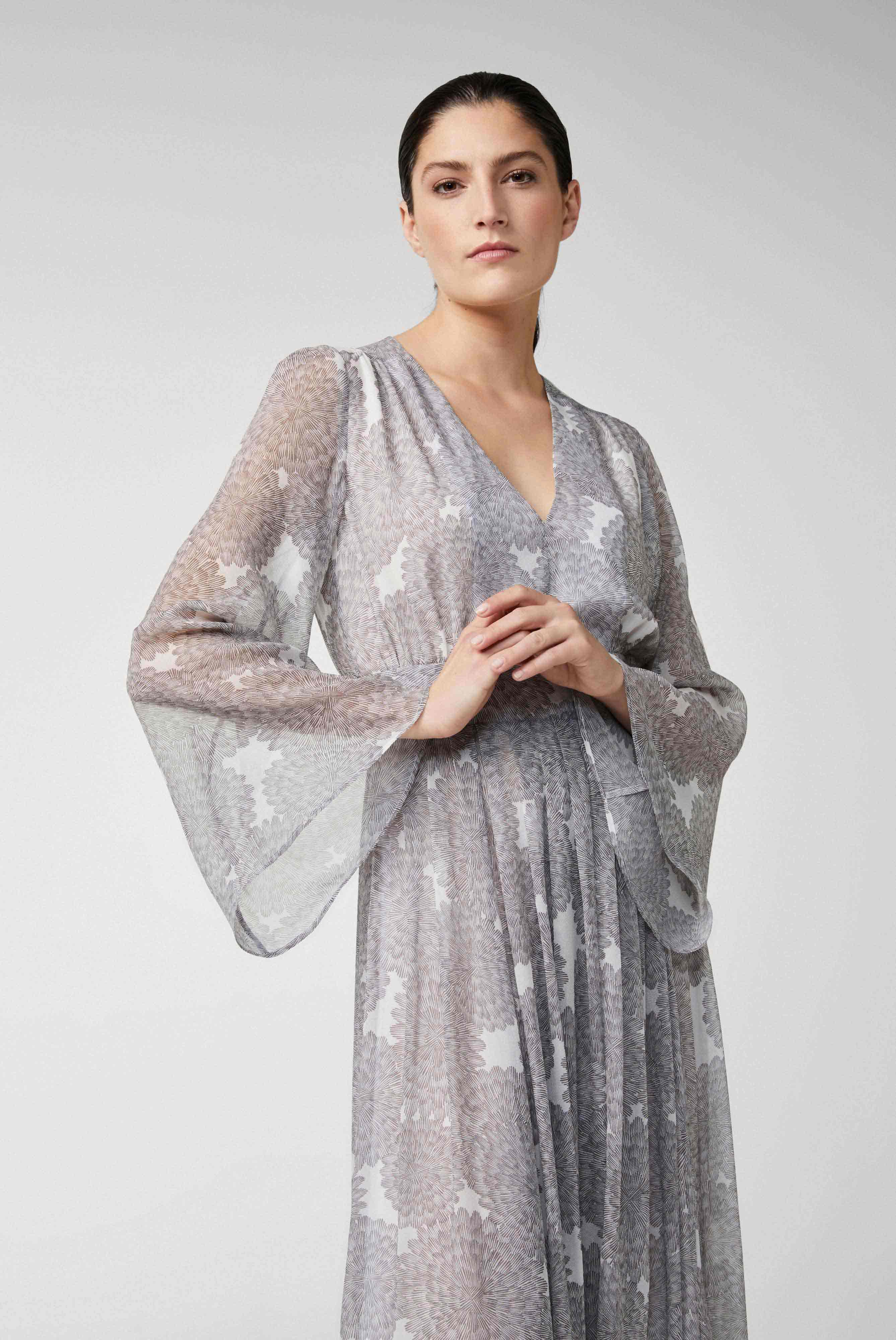 Maxikleid mit Blumendruck aus Seidenmischung Grau