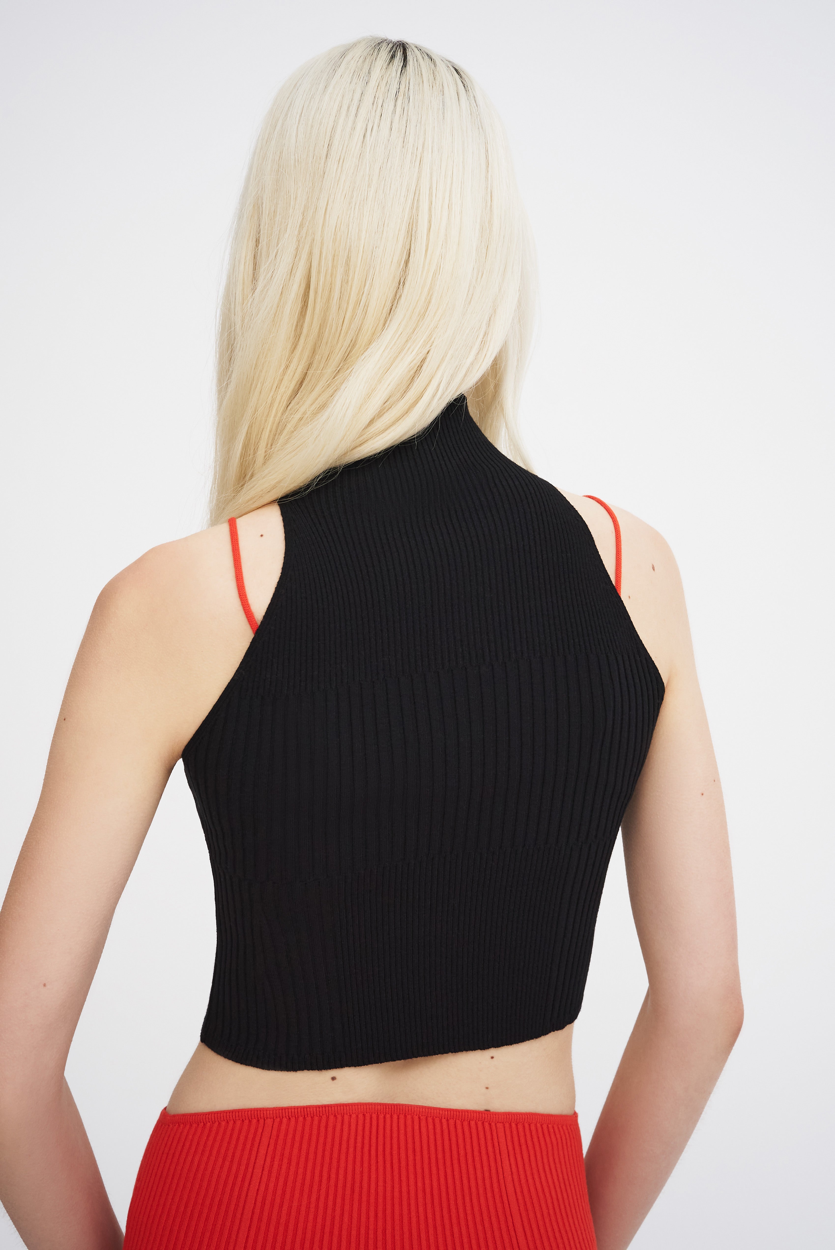 AERON LULU Cropped sleeveless top – black