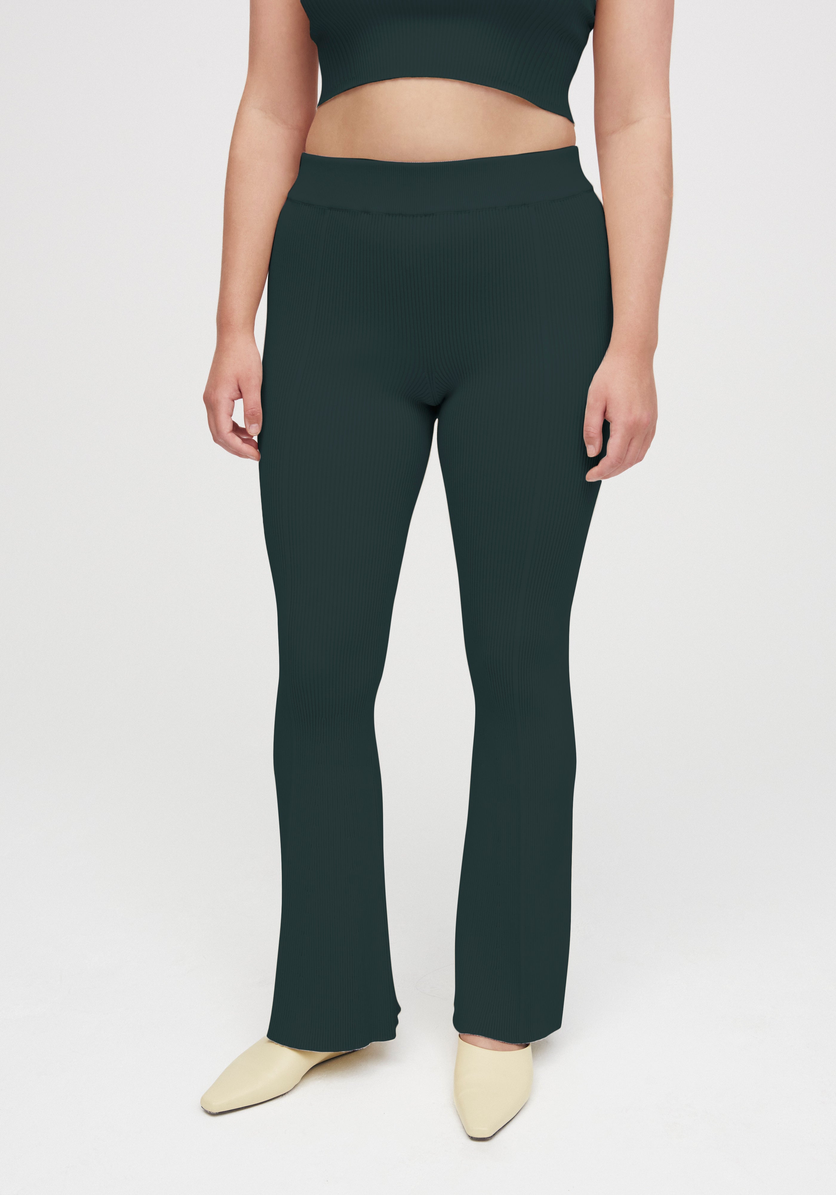 AERON EGON ECO STRETCH Ribbed-knit flare pants – emerald