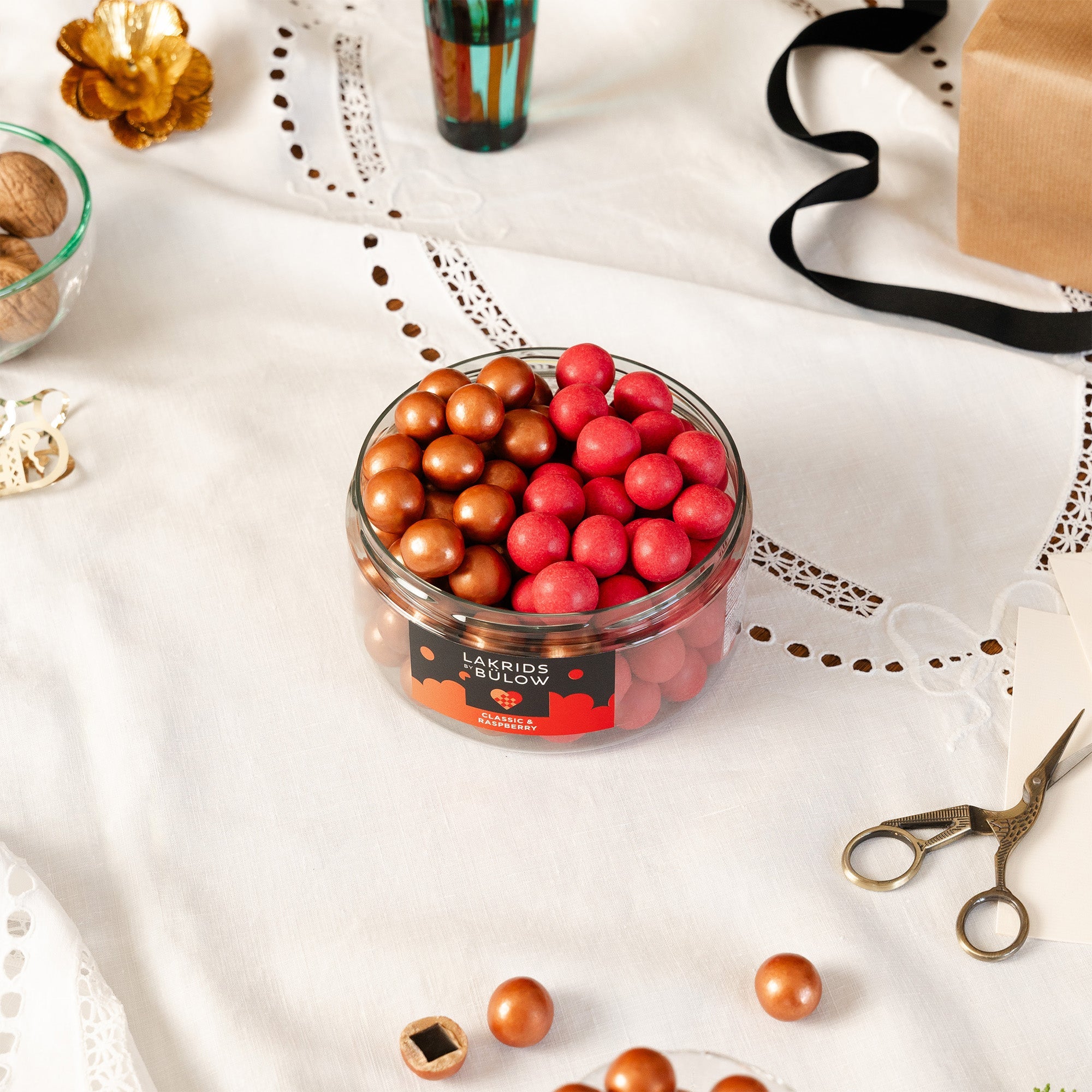 Genusskontor-LAKRIDS BÜLOW Winter: Large Mixed Classic Caramel & Crispy Raspberry 550g-Black-Deal-Outlet-by-ARCHIVIST