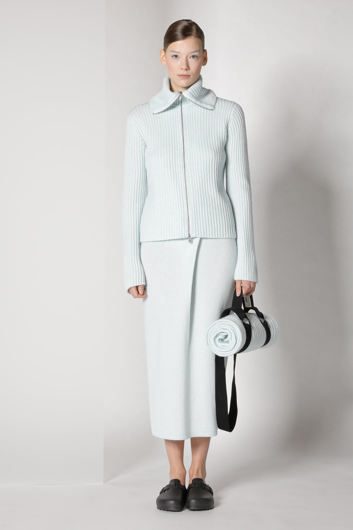 Sminfinity-Blurry Ribbed Zip-Jacket-Jacken & Mäntel-Black-Deal-Outlet-by-ARCHIVIST