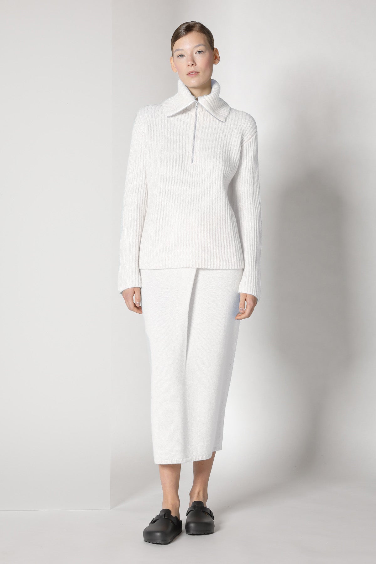 Sminfinity-Blurry Ribbed Zip-Jumper-Jacken & Mäntel-Black-Deal-Outlet-by-ARCHIVIST