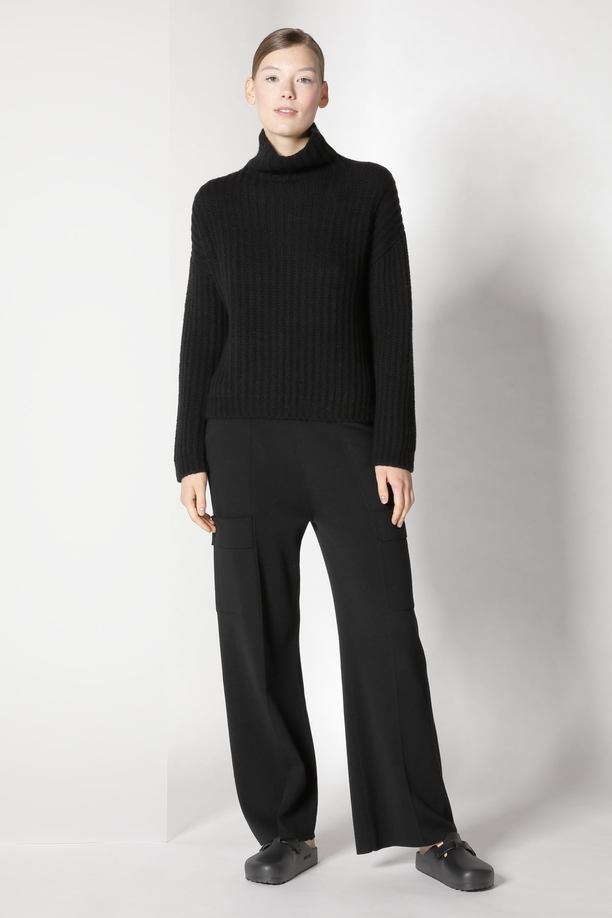 Sminfinity-Blurry Ribbed Turtleneck-Strick & Pullover-Black-Deal-Outlet-by-ARCHIVIST