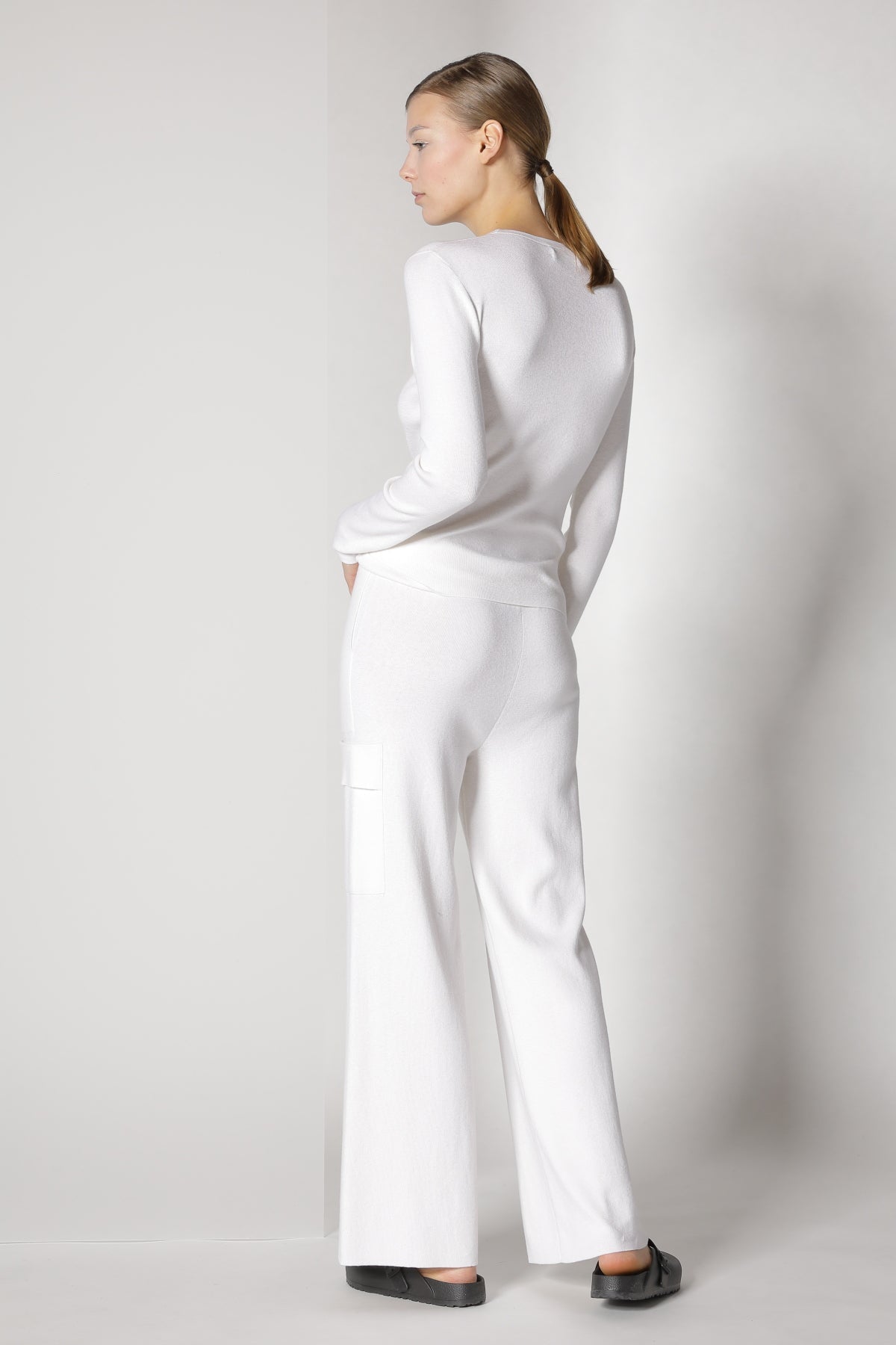 Sminfinity-Cargo Bellbottom Pants-Hosen-Black-Deal-Outlet-by-ARCHIVIST