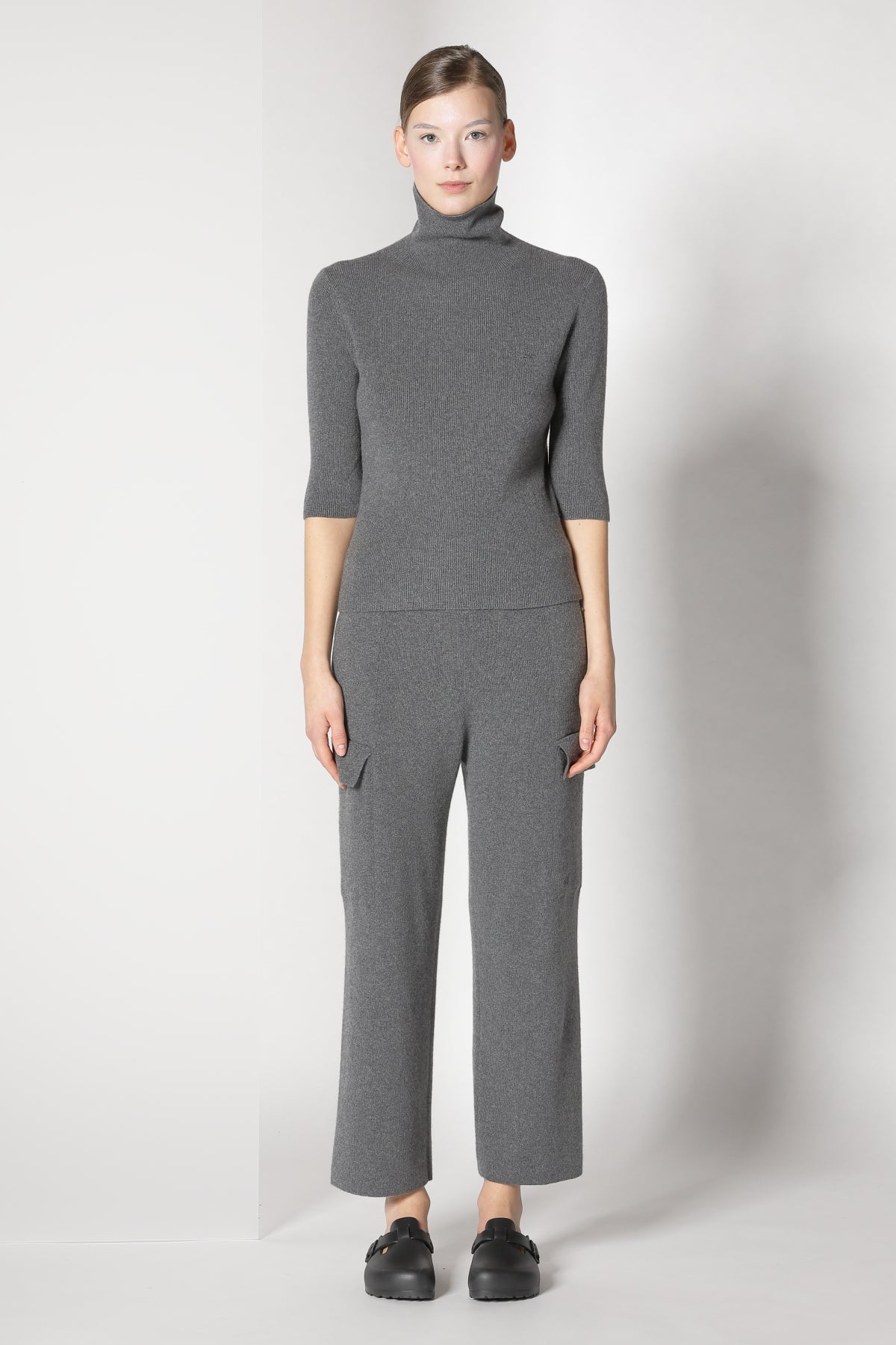 Sminfinity-Chilly Fitted Turtleneck-Shirts-Black-Deal-Outlet-by-ARCHIVIST