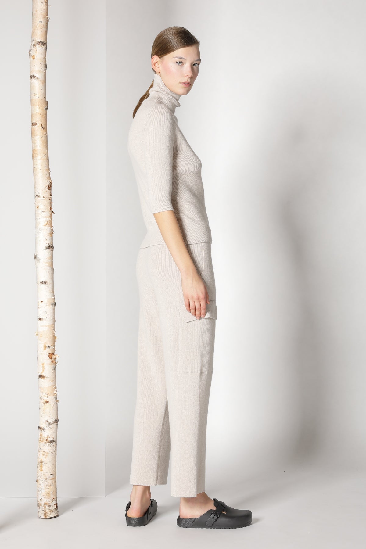 Sminfinity-Chilly Fitted Turtleneck-Shirts-Black-Deal-Outlet-by-ARCHIVIST