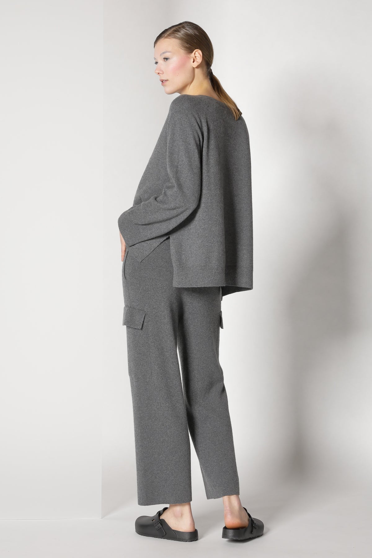 Sminfinity-Chilly Cargo Pants-Hosen-Black-Deal-Outlet-by-ARCHIVIST