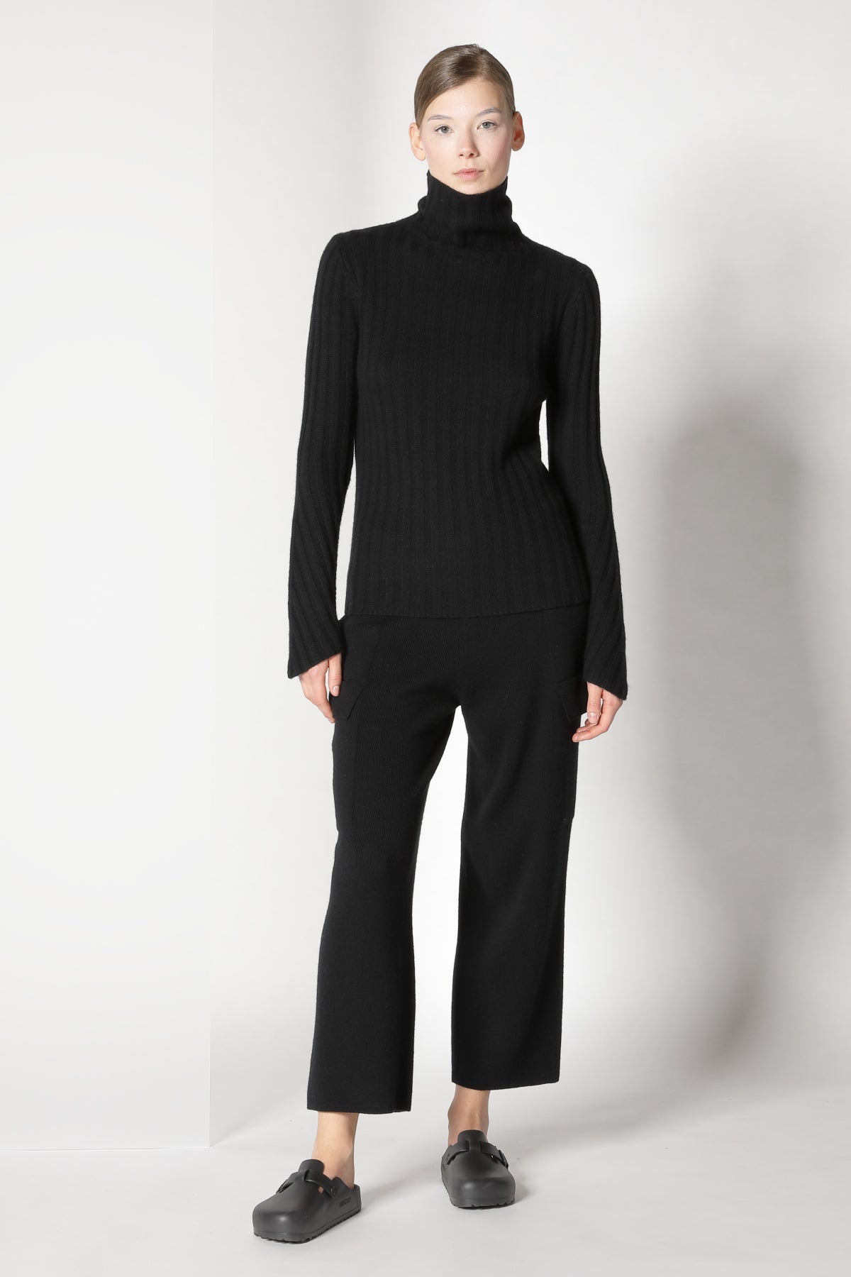 Sminfinity-Chilly Ribbed Turtleneck-Strick & Pullover-Black-Deal-Outlet-by-ARCHIVIST