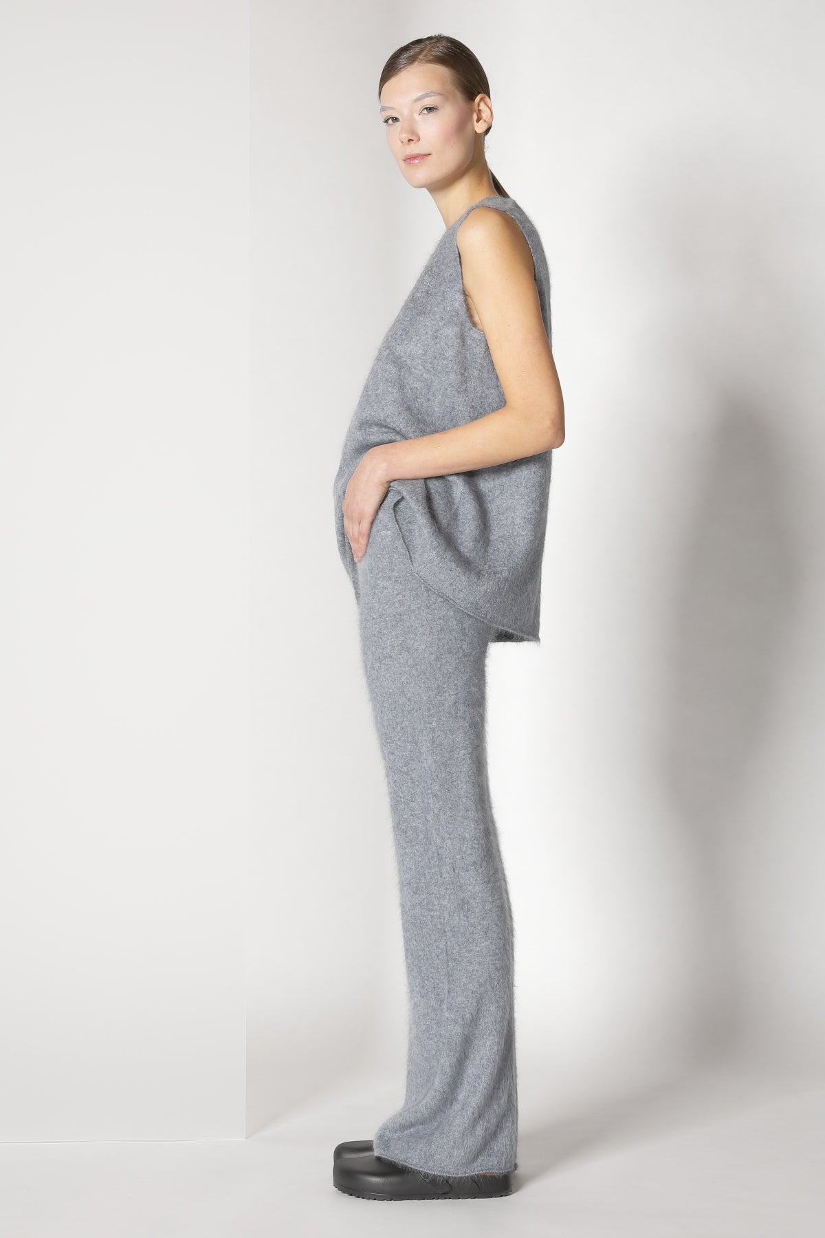 Sminfinity-Furry Pants-Hosen-Black-Deal-Outlet-by-ARCHIVIST