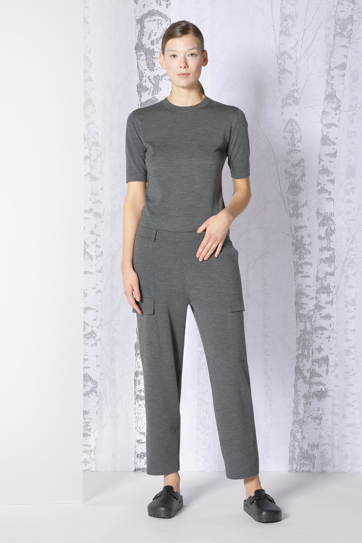 Sminfinity-Milano Cropped Cargo Pants-Hosen-Black-Deal-Outlet-by-ARCHIVIST