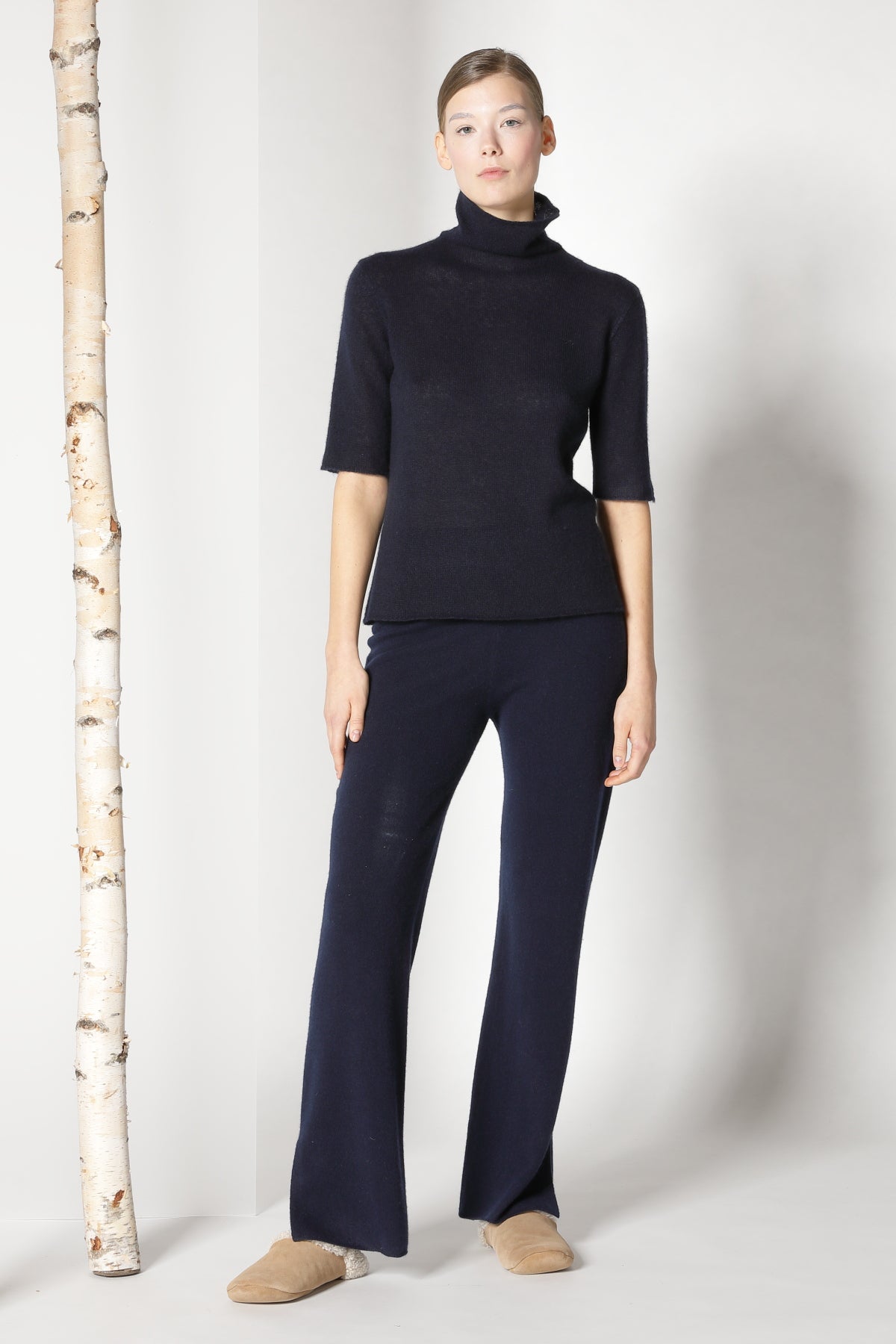 Sminfinity-Fluffy 1 Ply Turtleneck-Shirts-Black-Deal-Outlet-by-ARCHIVIST