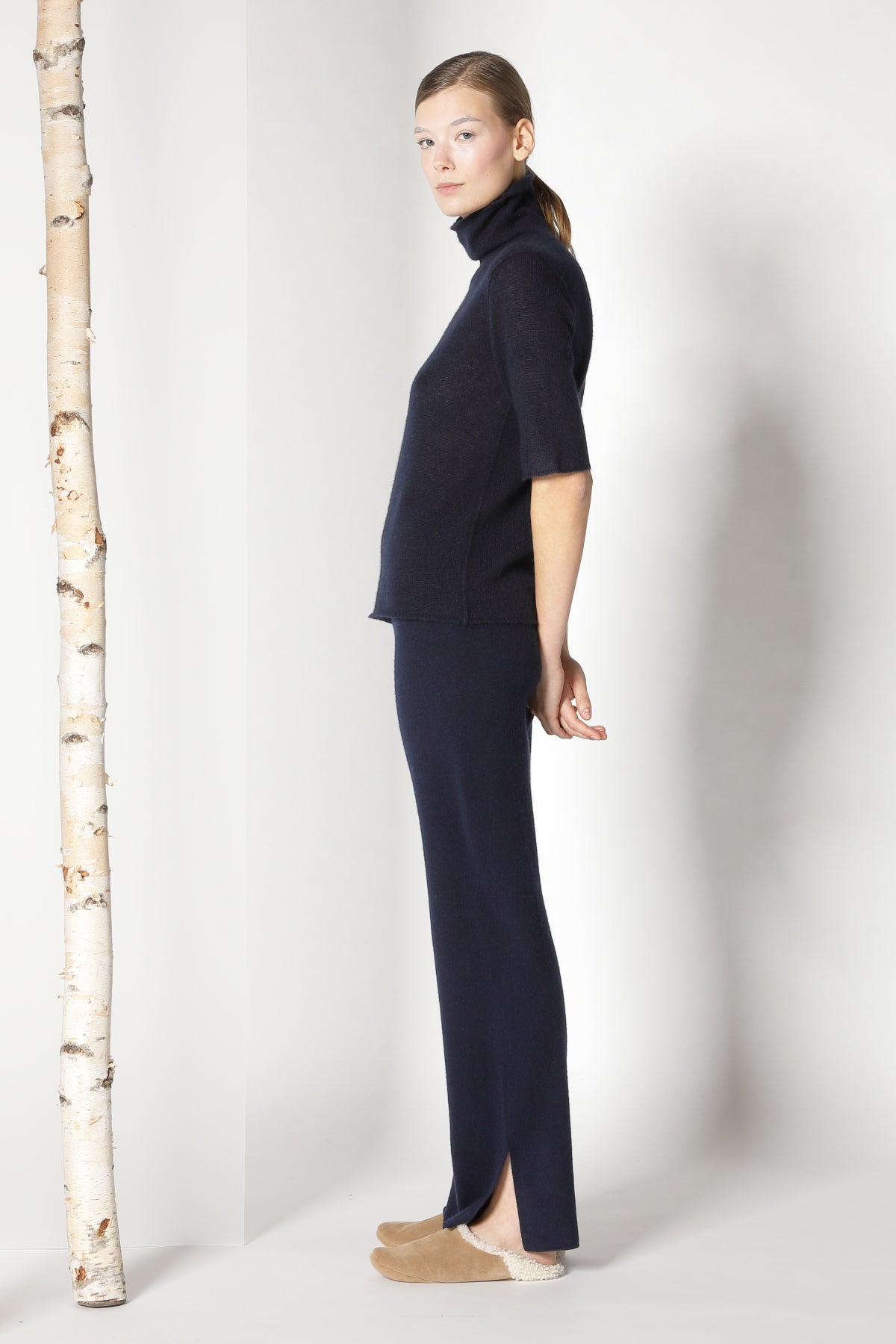 Sminfinity-Fluffy 1 Ply Turtleneck-Shirts-Black-Deal-Outlet-by-ARCHIVIST