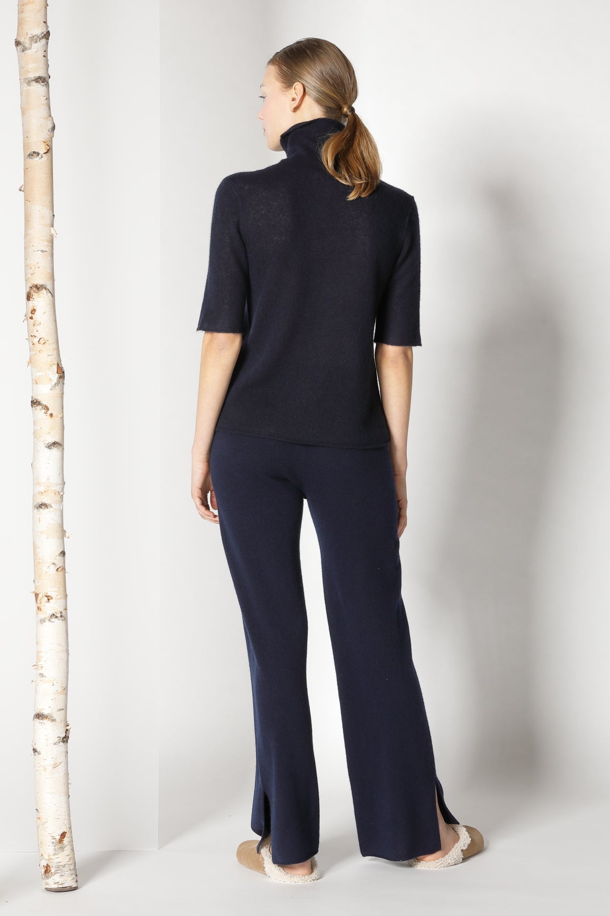 Sminfinity-Fluffy 1 Ply Turtleneck-Shirts-Black-Deal-Outlet-by-ARCHIVIST