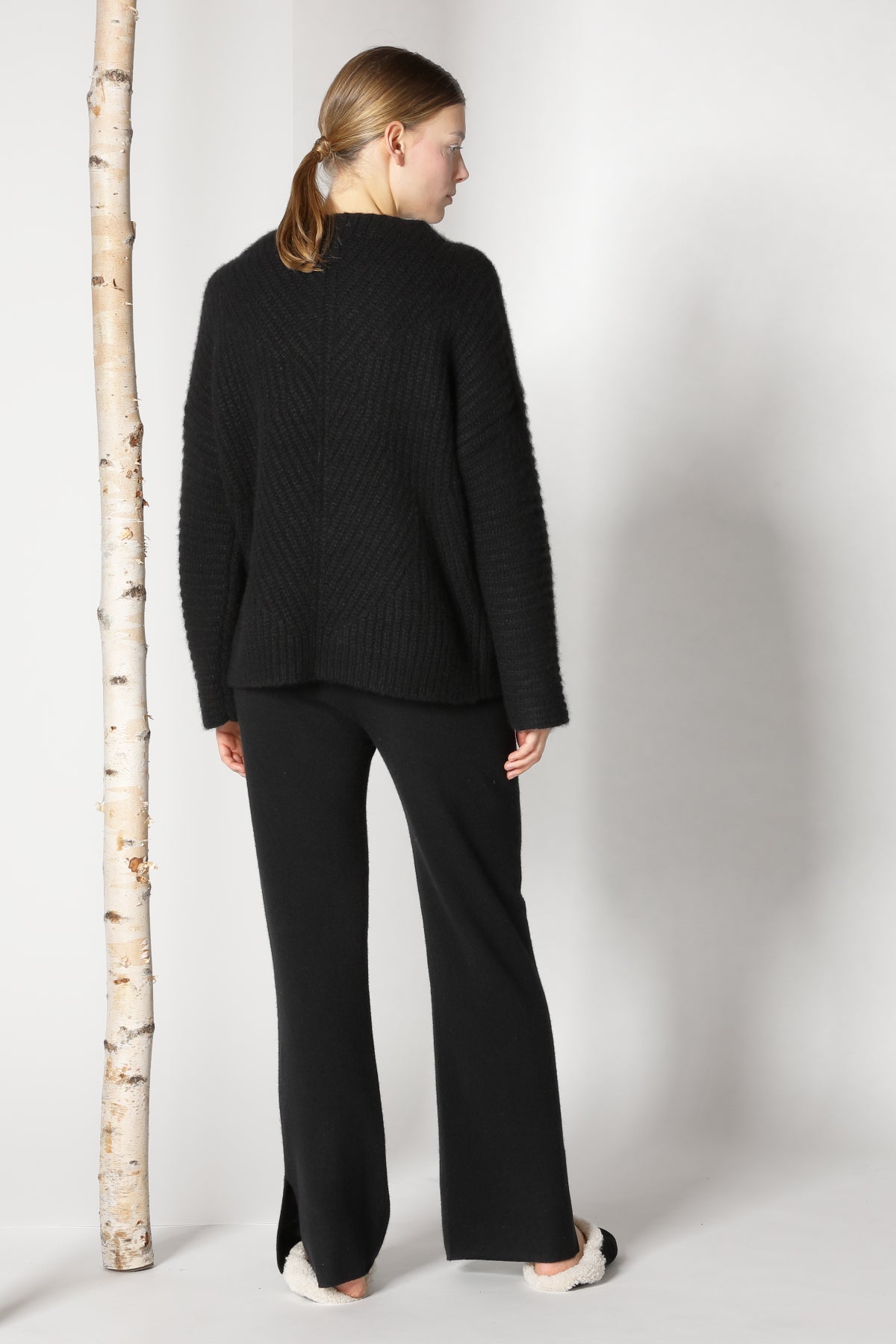 Sminfinity-Fluffy Ribbed Cone Jumper-Strick & Pullover-Black-Deal-Outlet-by-ARCHIVIST