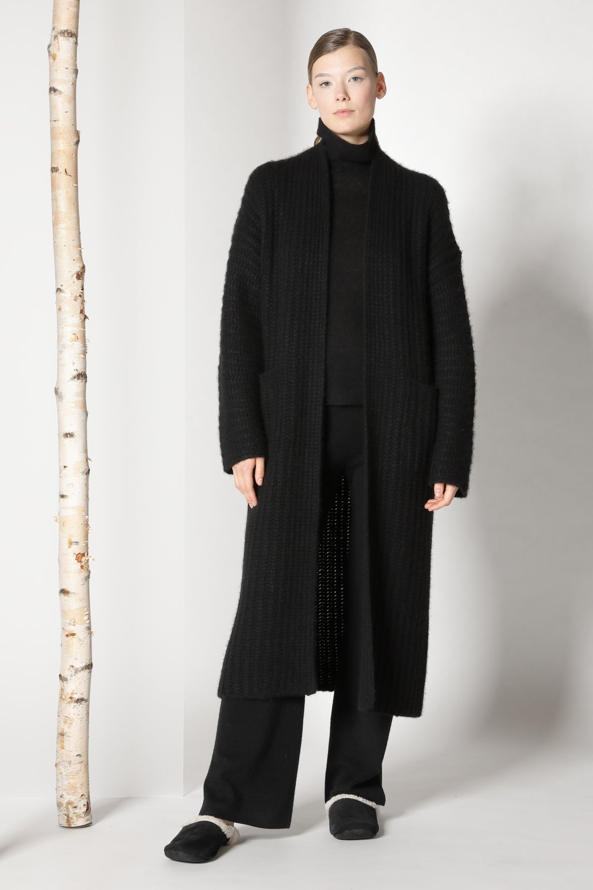 Sminfinity-Fluffy Ribbed Maxi Coat-Hosen-Black-Deal-Outlet-by-ARCHIVIST