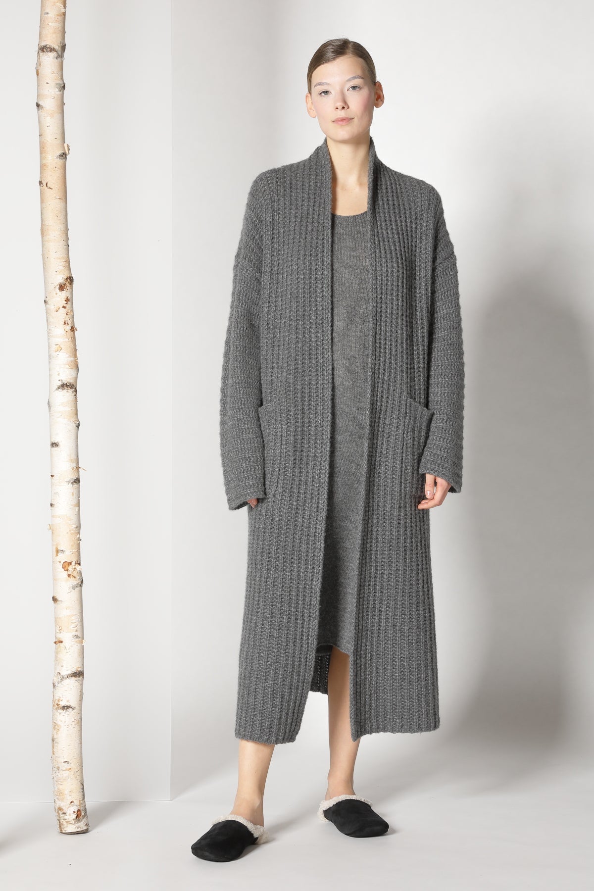 Sminfinity-Fluffy Ribbed Maxi Coat-Jacken & Mäntel-Black-Deal-Outlet-by-ARCHIVIST