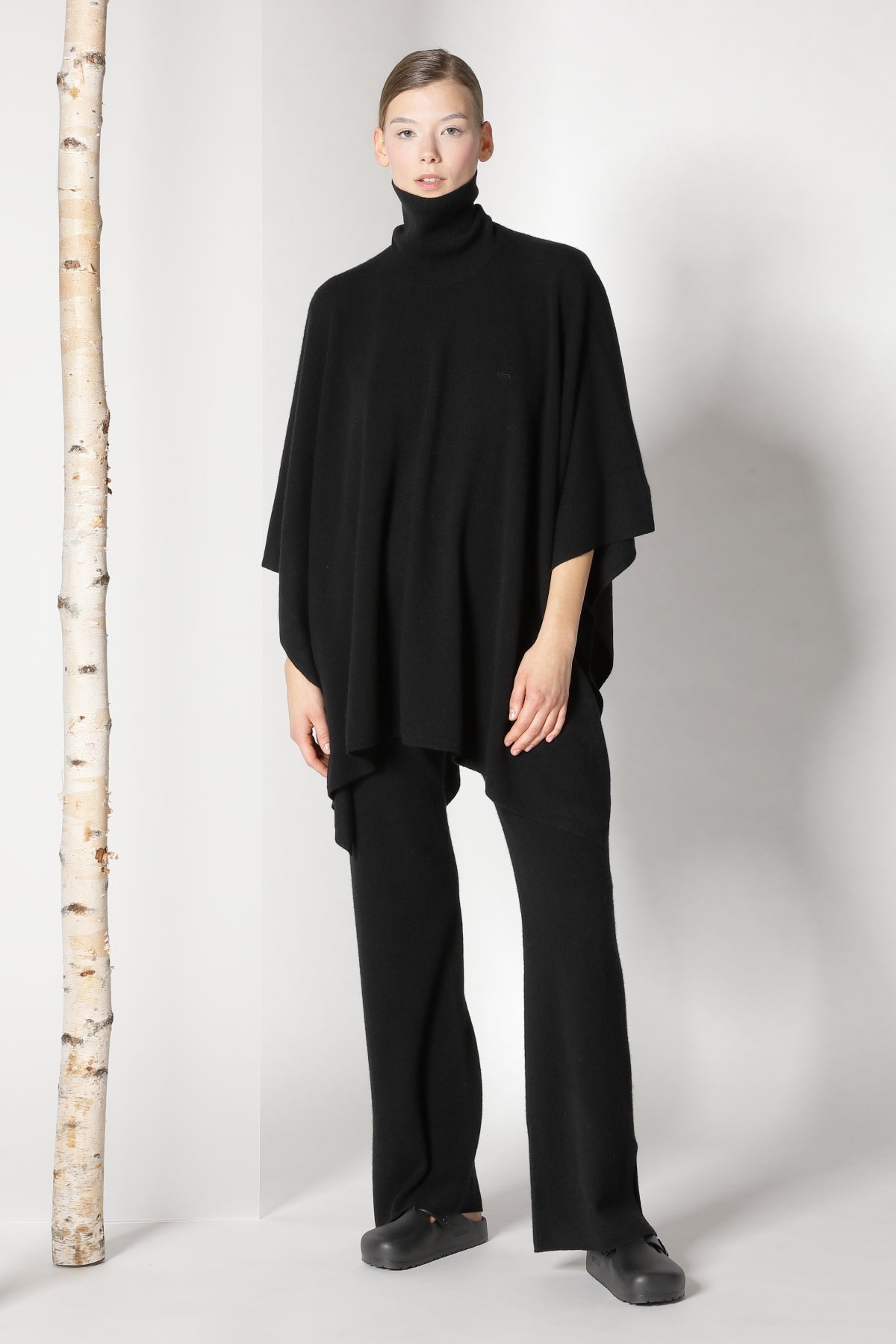 Sminfinity-Pure Cape Turtle-Strick & Pullover-Black-Deal-Outlet-by-ARCHIVIST