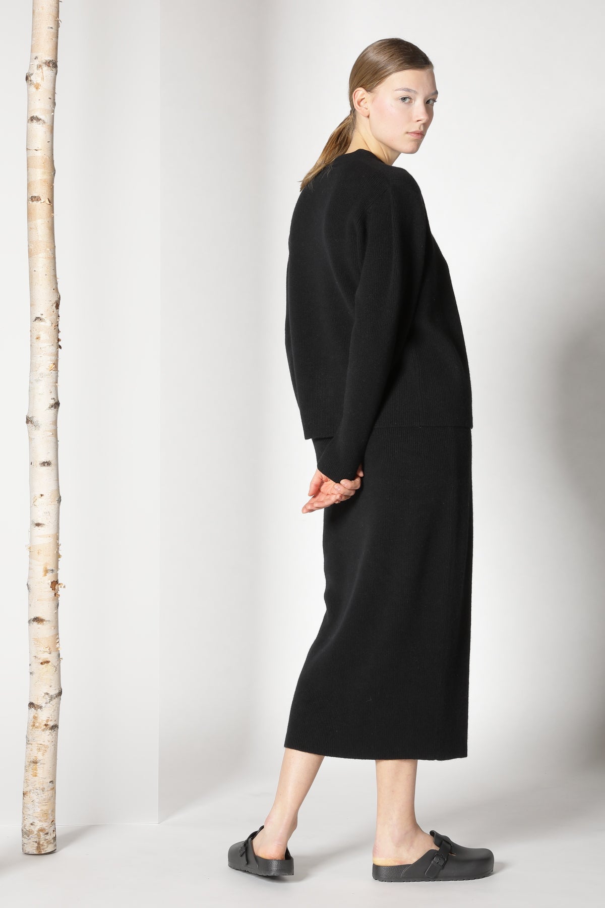 Sminfinity-Pure All Needle Cardigan-Jacken & Mäntel-Black-Deal-Outlet-by-ARCHIVIST