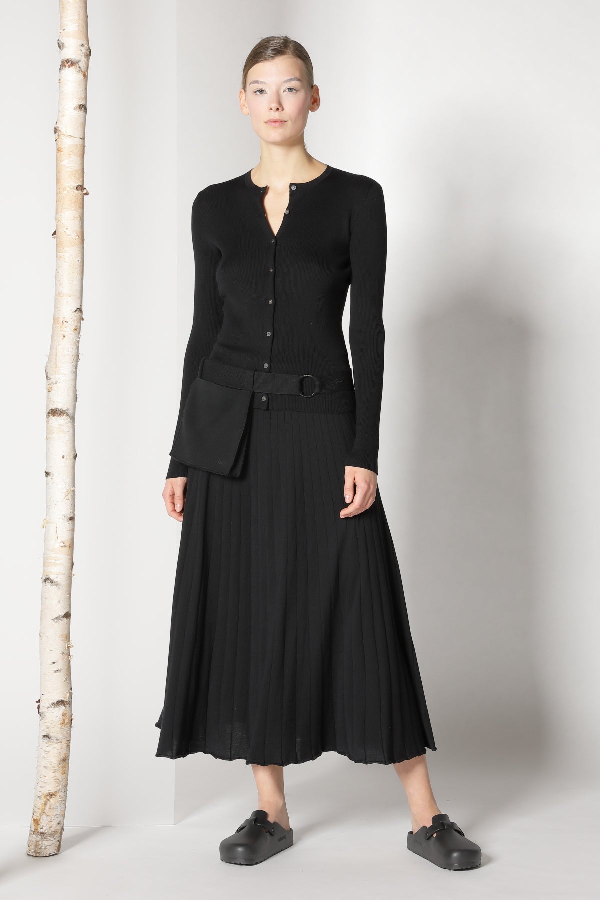 Sminfinity-Silky Rib Crew Cardi-Strick & Pullover-Black-Deal-Outlet-by-ARCHIVIST