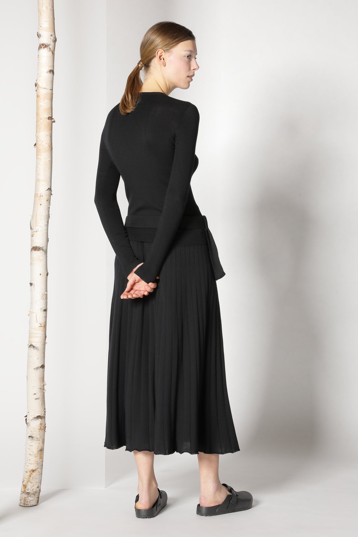 Sminfinity-Silky Rib Crew Cardi-Strick & Pullover-Black-Deal-Outlet-by-ARCHIVIST